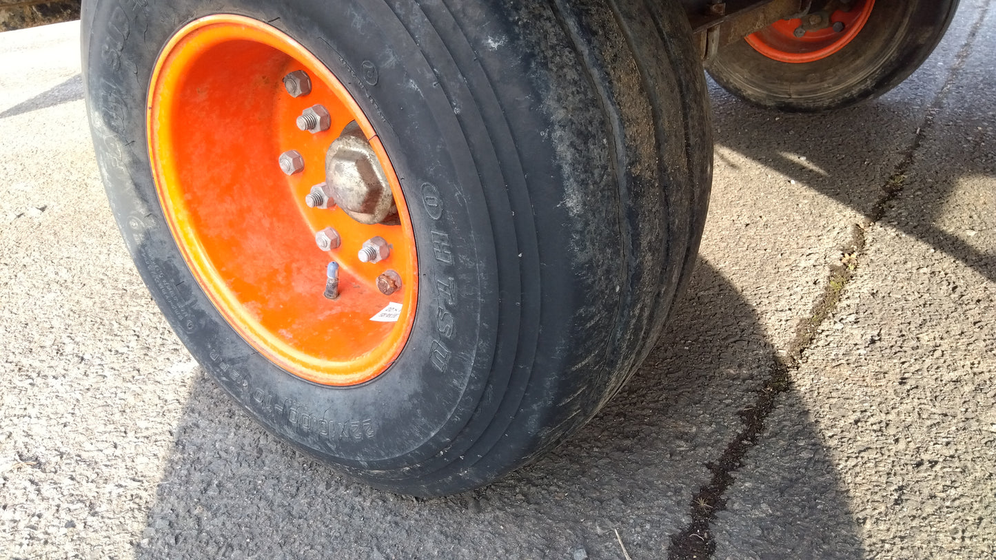 三協　中古　トレーラー　型式不明　「岩手店230」