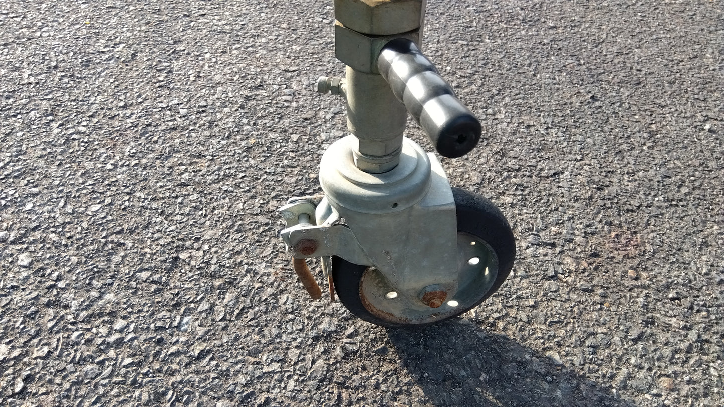 三協　中古　トレーラー　型式不明　「岩手店230」