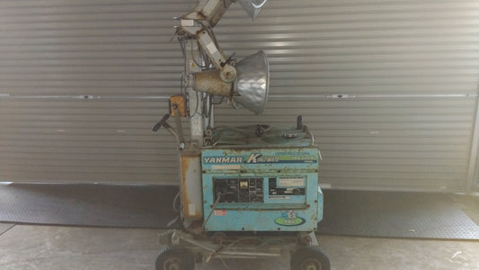ヤンマー　中古　発電機（投光機付き）　YDG300VS -5E　「岩手店328」