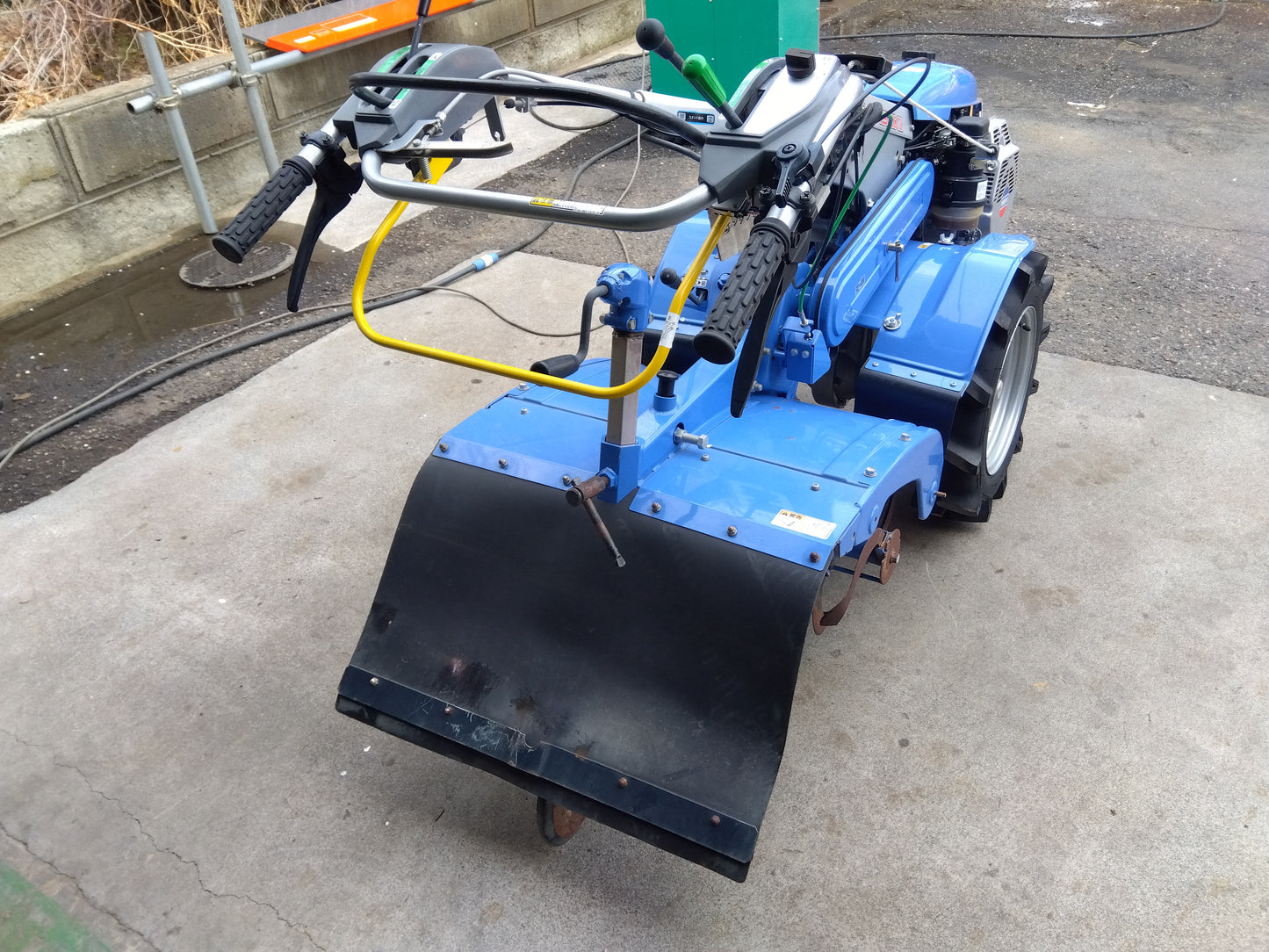 イセキ　中古　耕運機　KLC85-RV12