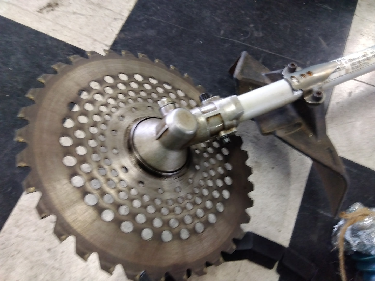マキタ　中古　刈払機（充電式）　MUX362D　