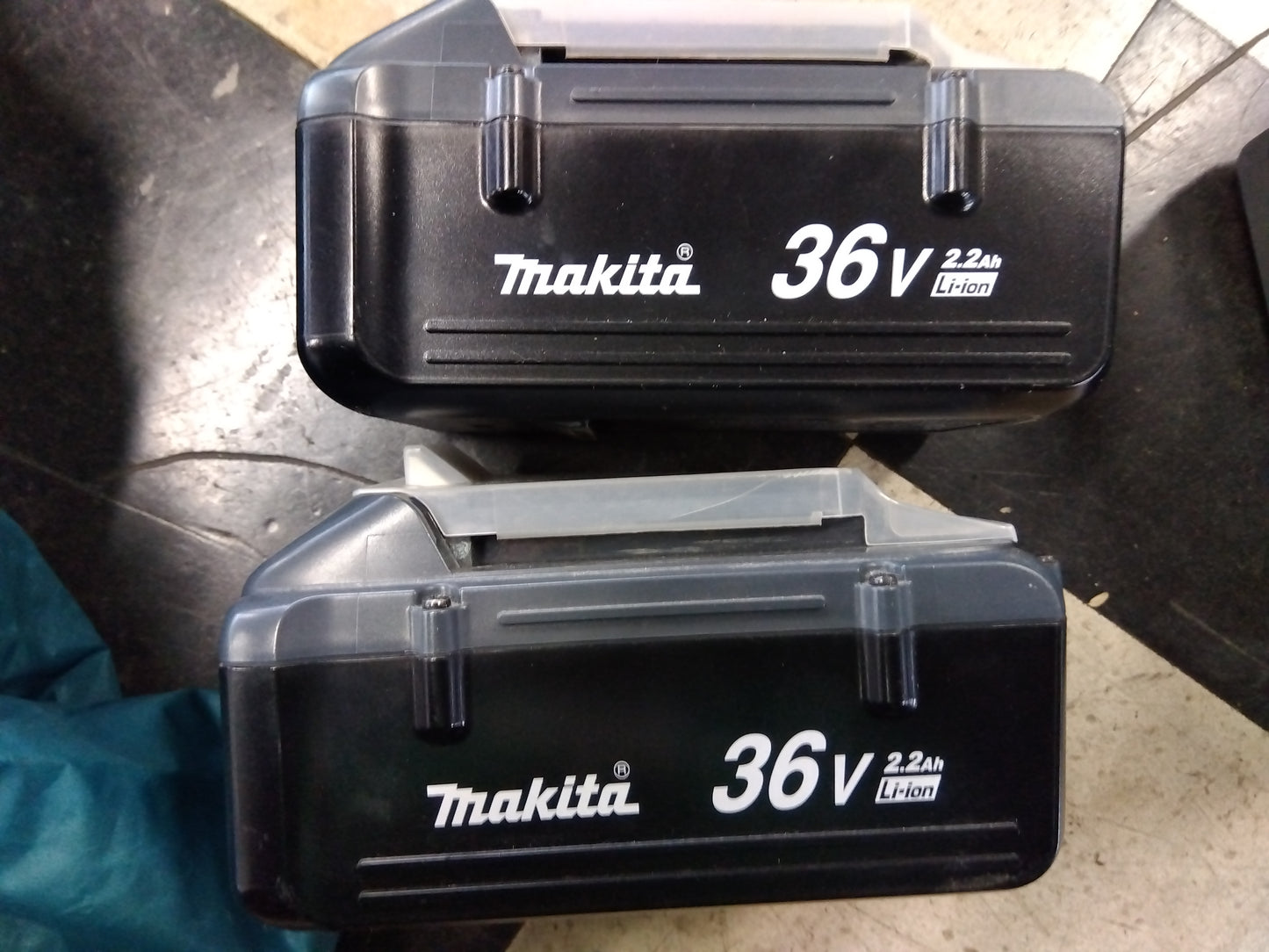 マキタ　中古　刈払機（充電式）　MUX362D　