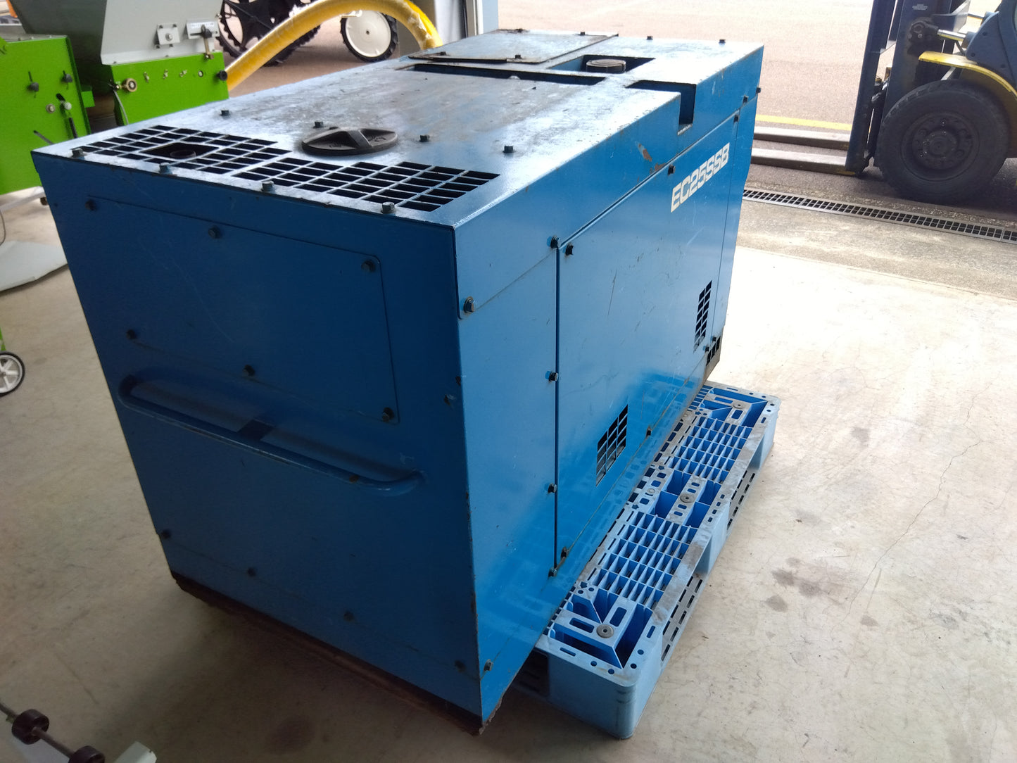 小松製作所　中古　エンジンコンプレッサー　EC25SSB　「山形店9867」