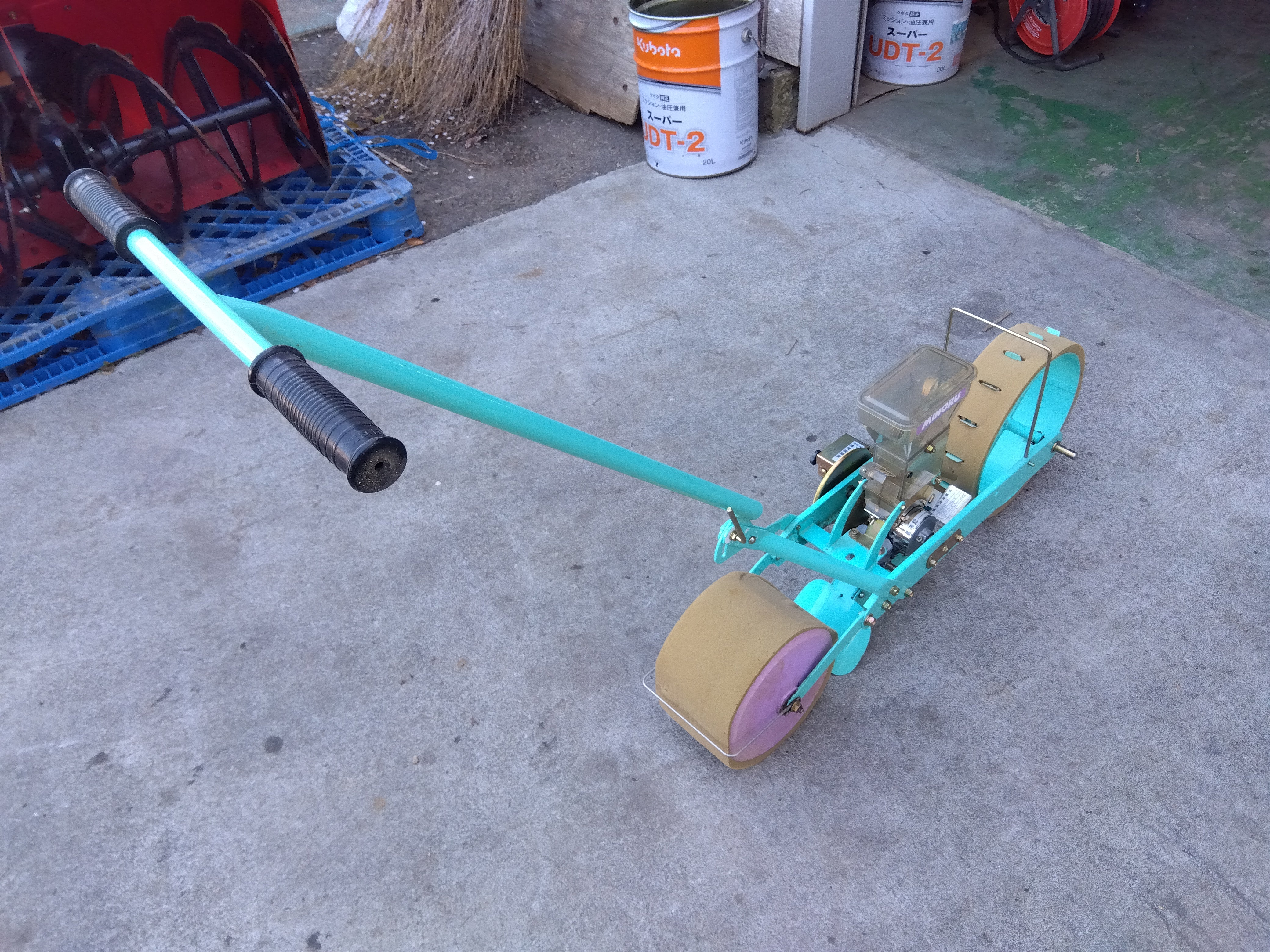 手押し式播種機　みのる　py-121 みのる 中古 野菜播種機 PY-121 – 農キング
