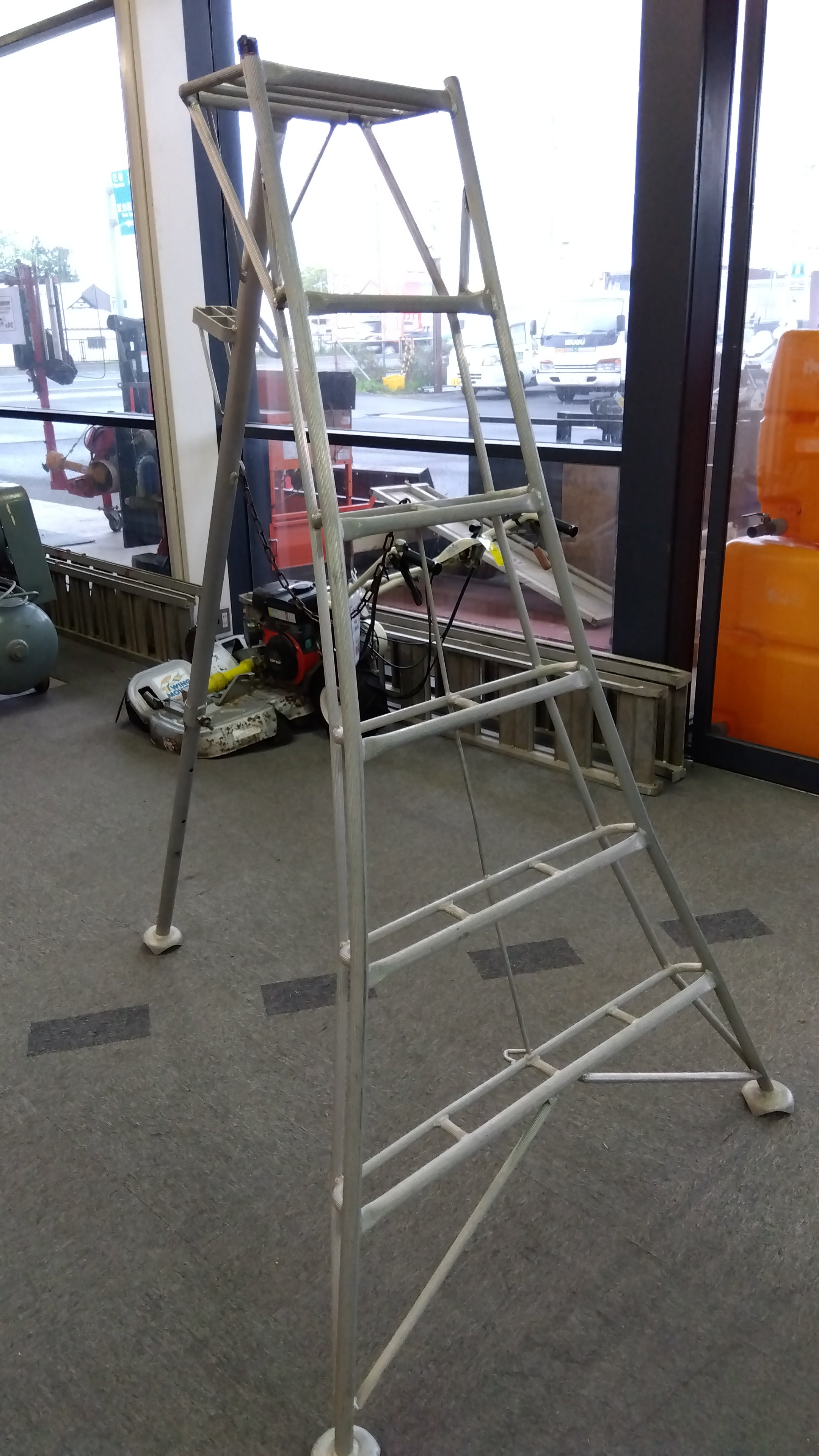 【中古】メーカー不明 型番不明 アルミ三脚 メーカー不明 中古 アルミ三脚 – 農キング