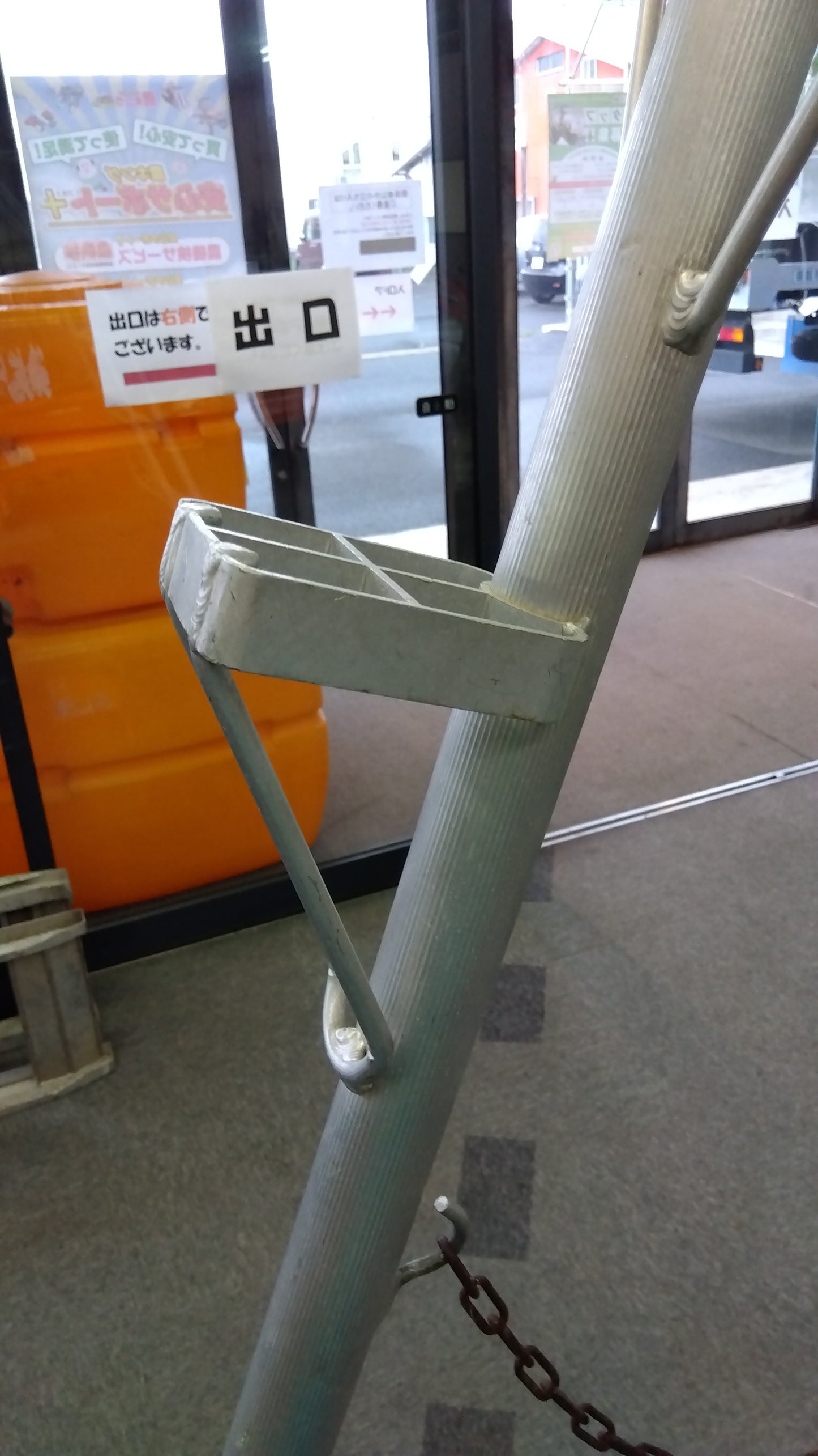 メーカー型式不明　中古　三脚　約1.7m　「岩手店456」