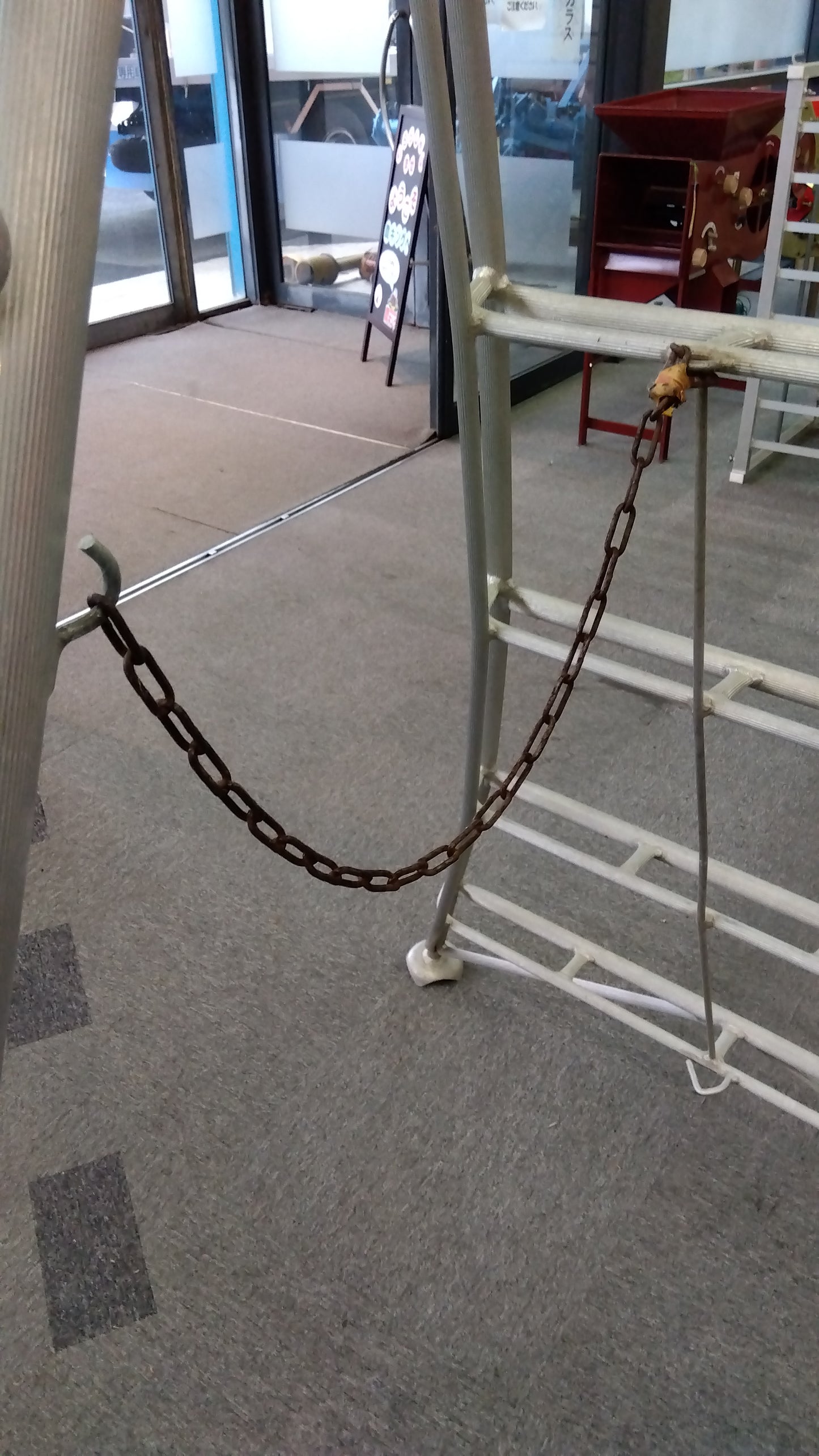メーカー型式不明　中古　三脚　約1.7m　「岩手店456」