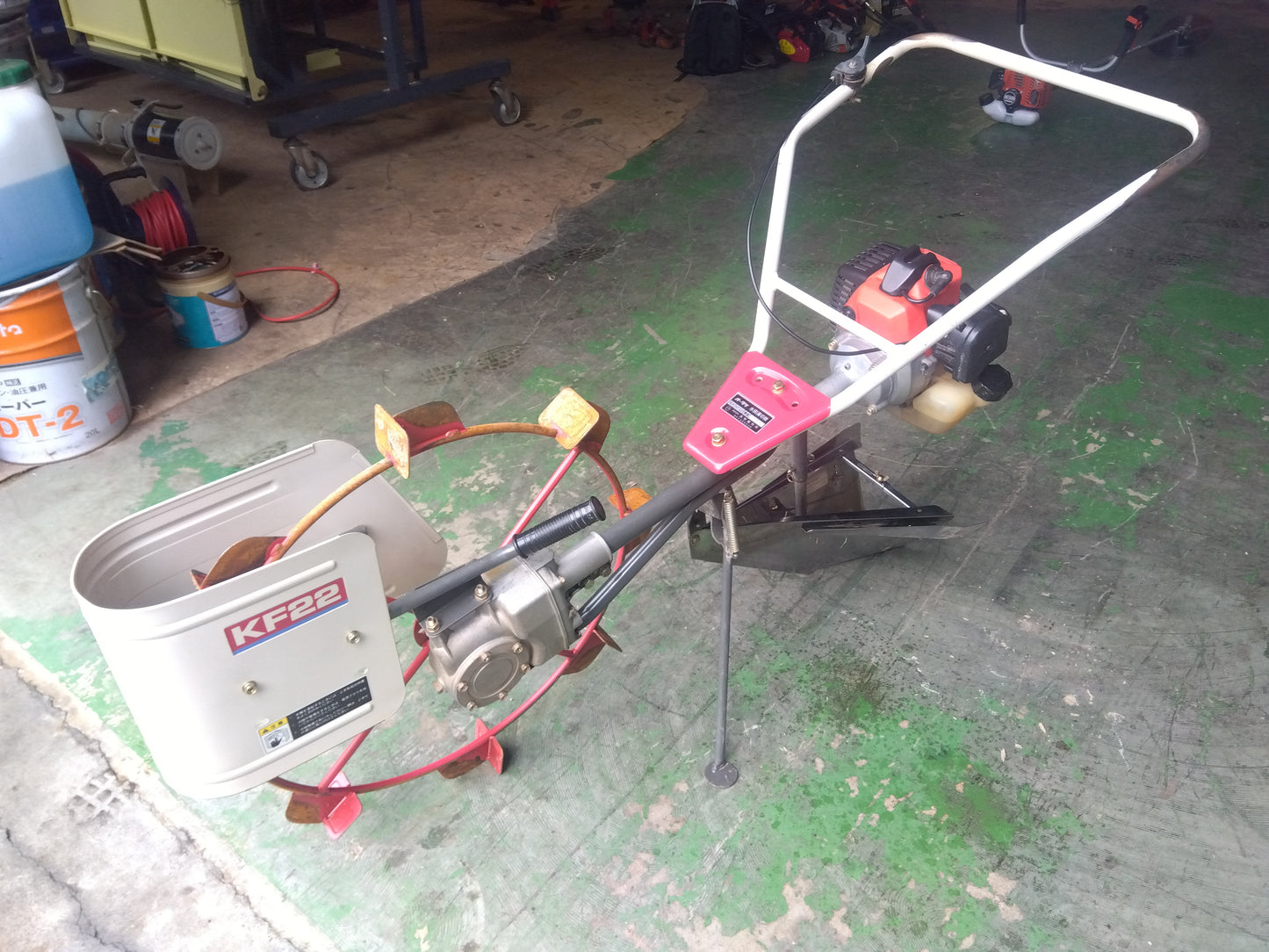 オータケ　中古　歩行溝切機　KF22