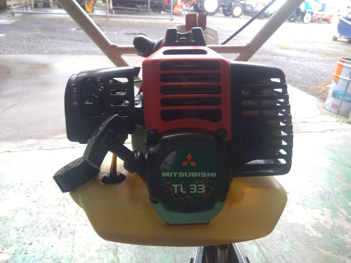 オータケ　中古　歩行溝切機　KF22