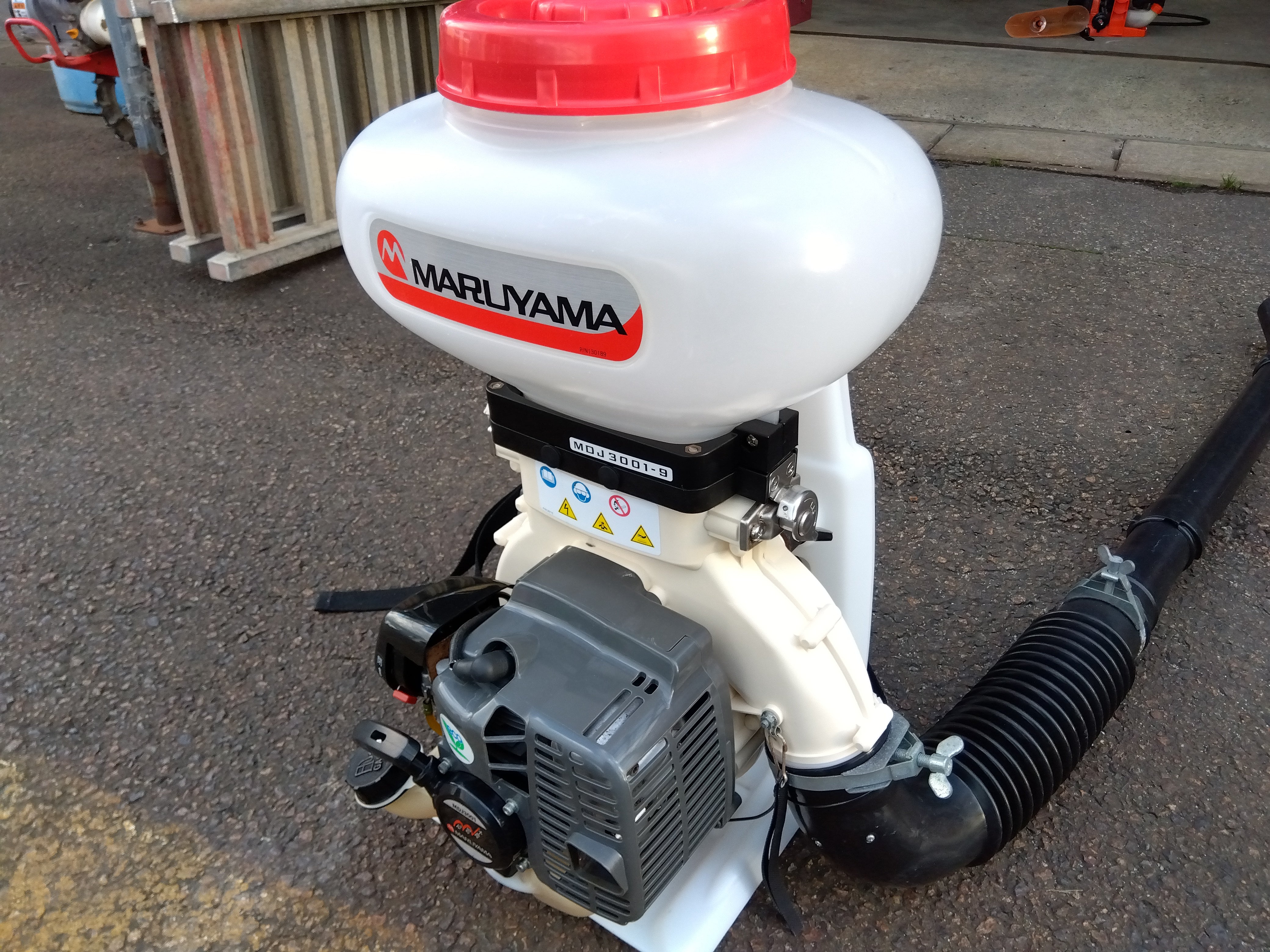 丸山 背負動力散布機 MDJ3001-9【山形店10263】 – 農キング