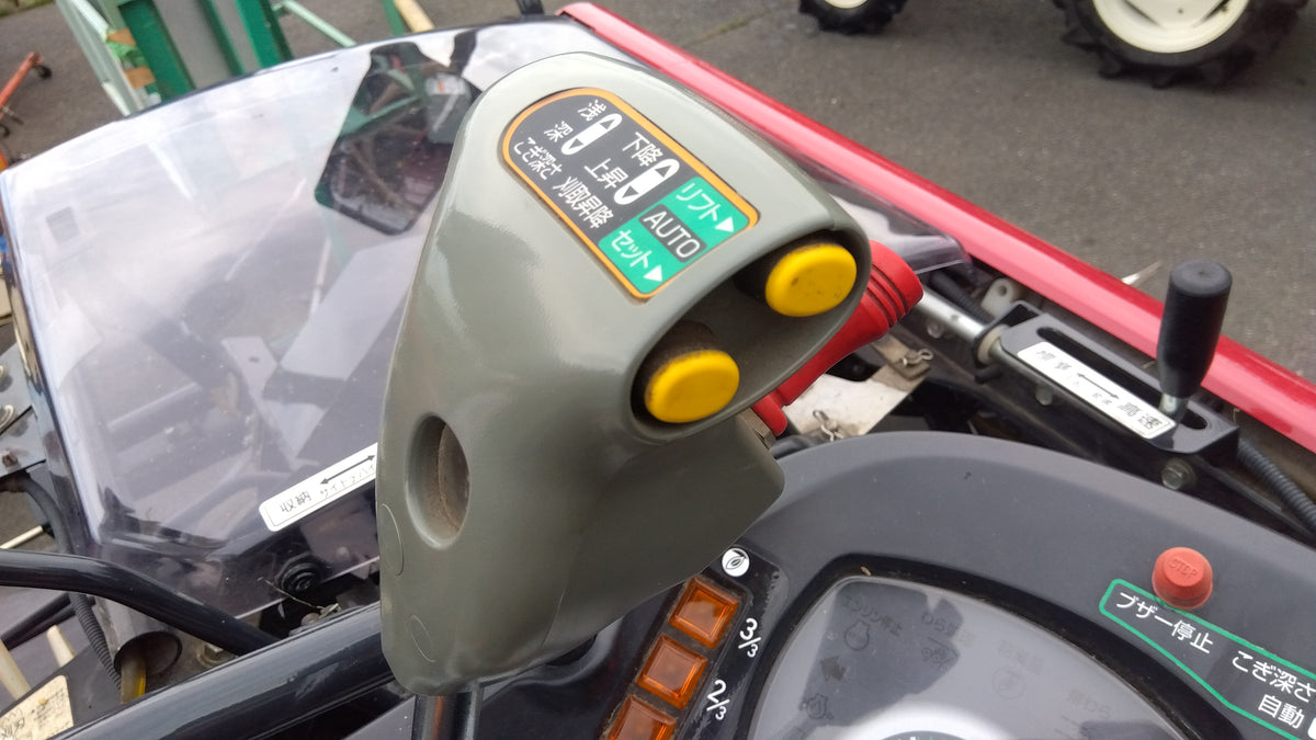 【農機検予定品】ヤンマー　中古　コンバイン　YH333　「岩手店840」