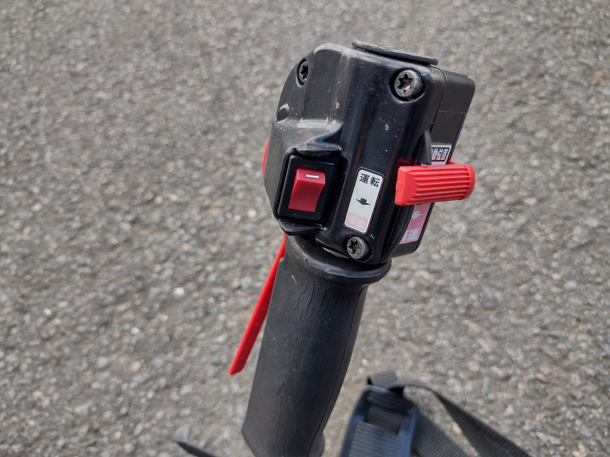 ゼノア　中古　刈払機　TR2611STEZ　【岩手店843】