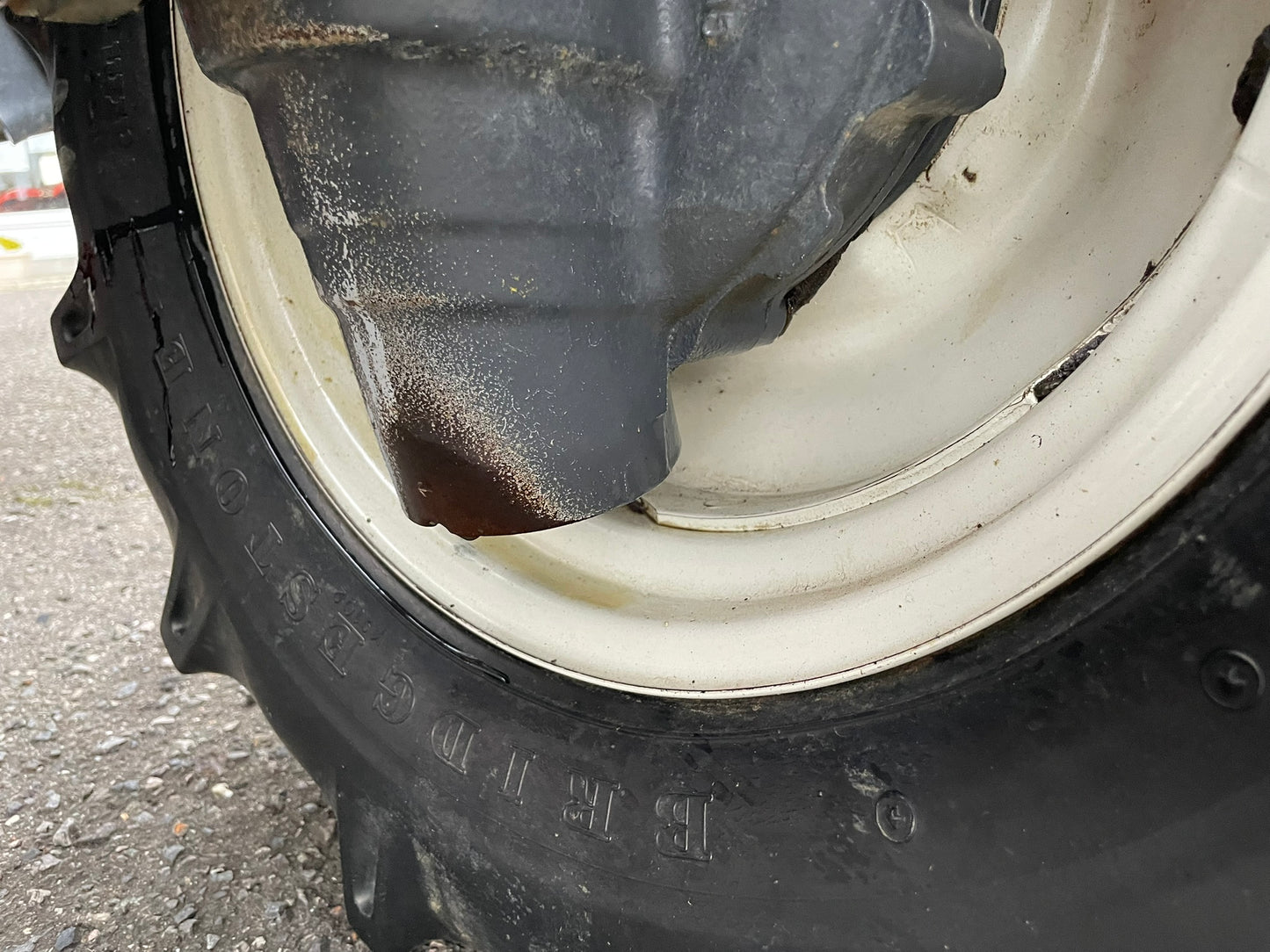 日立(クボタ)　中古　トラクター　30馬力　キャビン　NTX30(KL30)