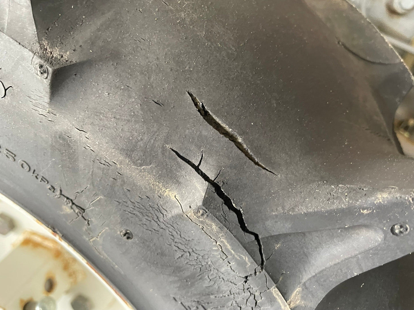 クボタ　中古　耕耘機　9馬力　KRA85
