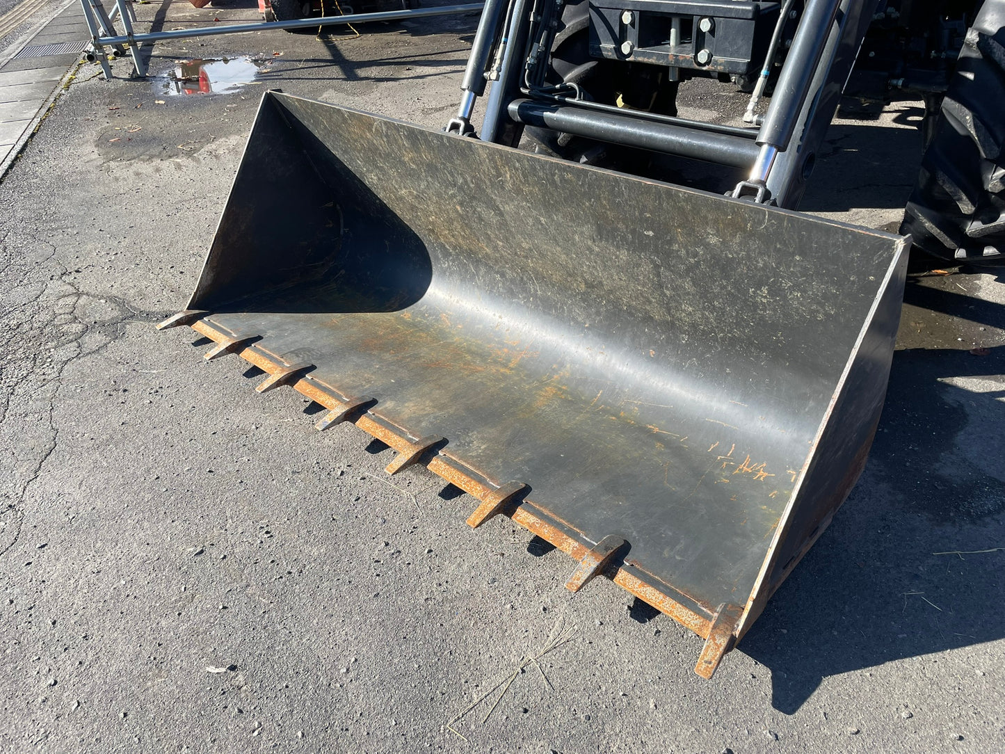 ヤンマー　中古　トラクター　72馬力　デルタ　フロントローダー　327時間　YT472A　