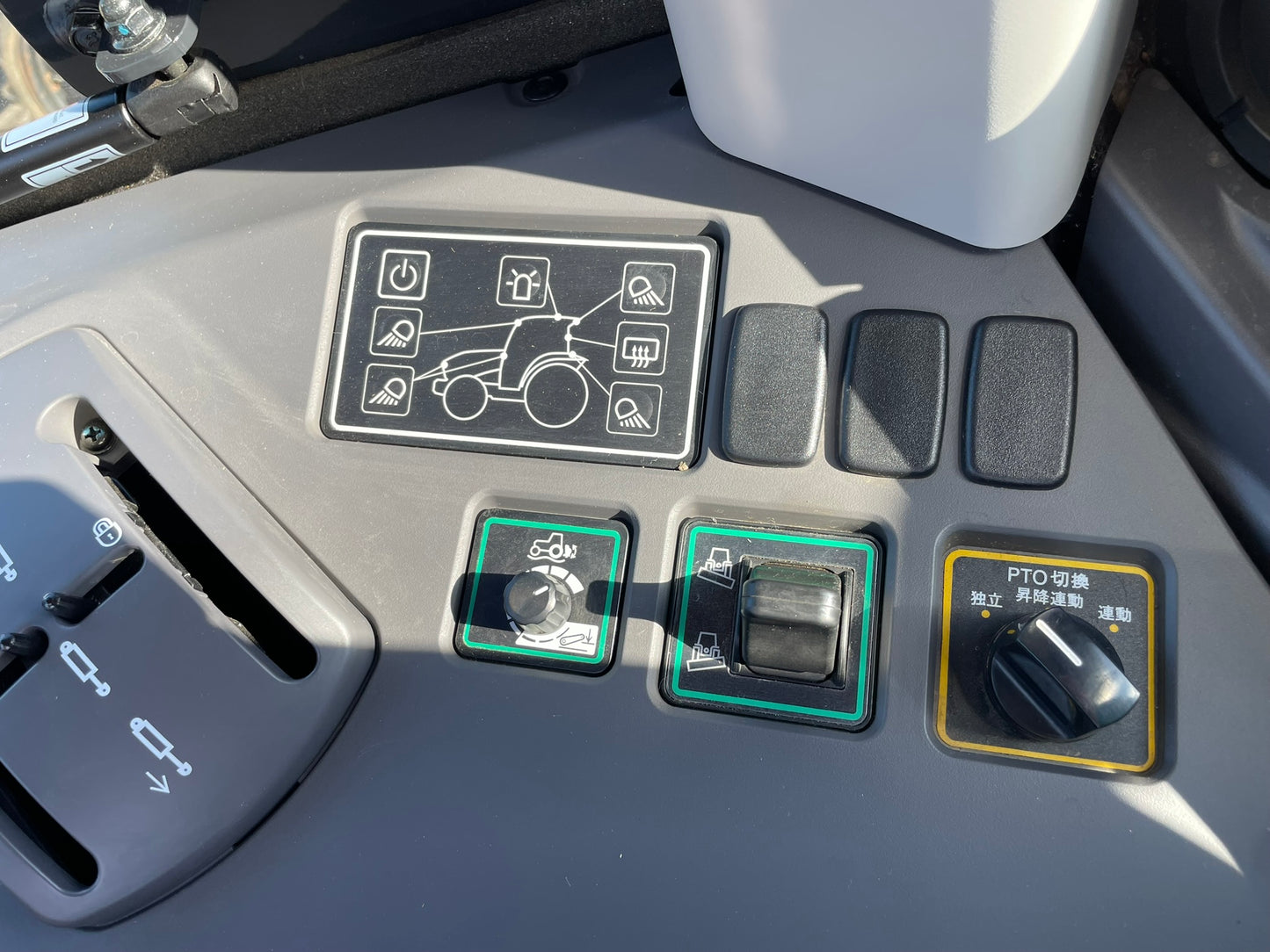 ヤンマー　中古　トラクター　72馬力　デルタ　フロントローダー　327時間　YT472A　