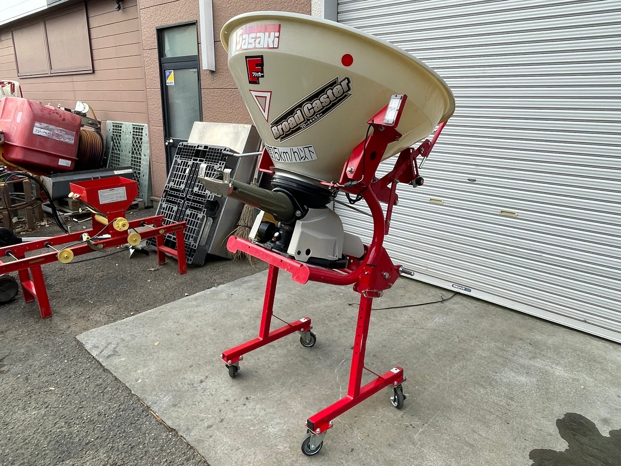 ササキ 中古 ブロードキャスター 200L A-2ヒッチ フリッカー CF204