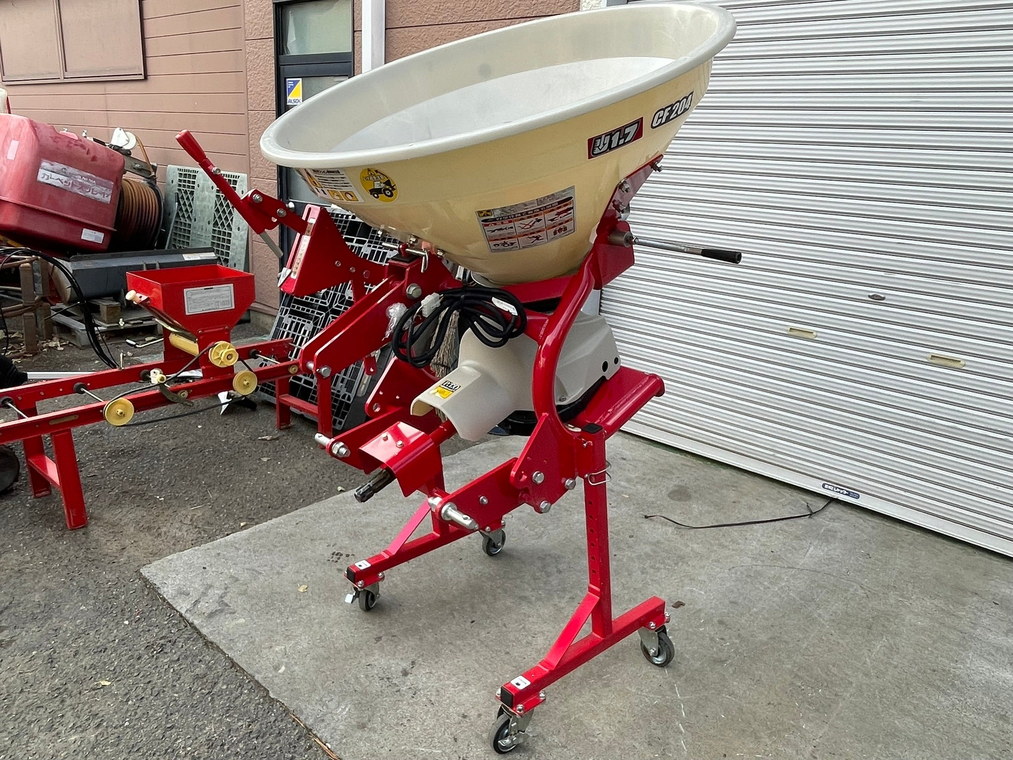 ササキ 中古 ブロードキャスター 200L A-2ヒッチ フリッカー CF204