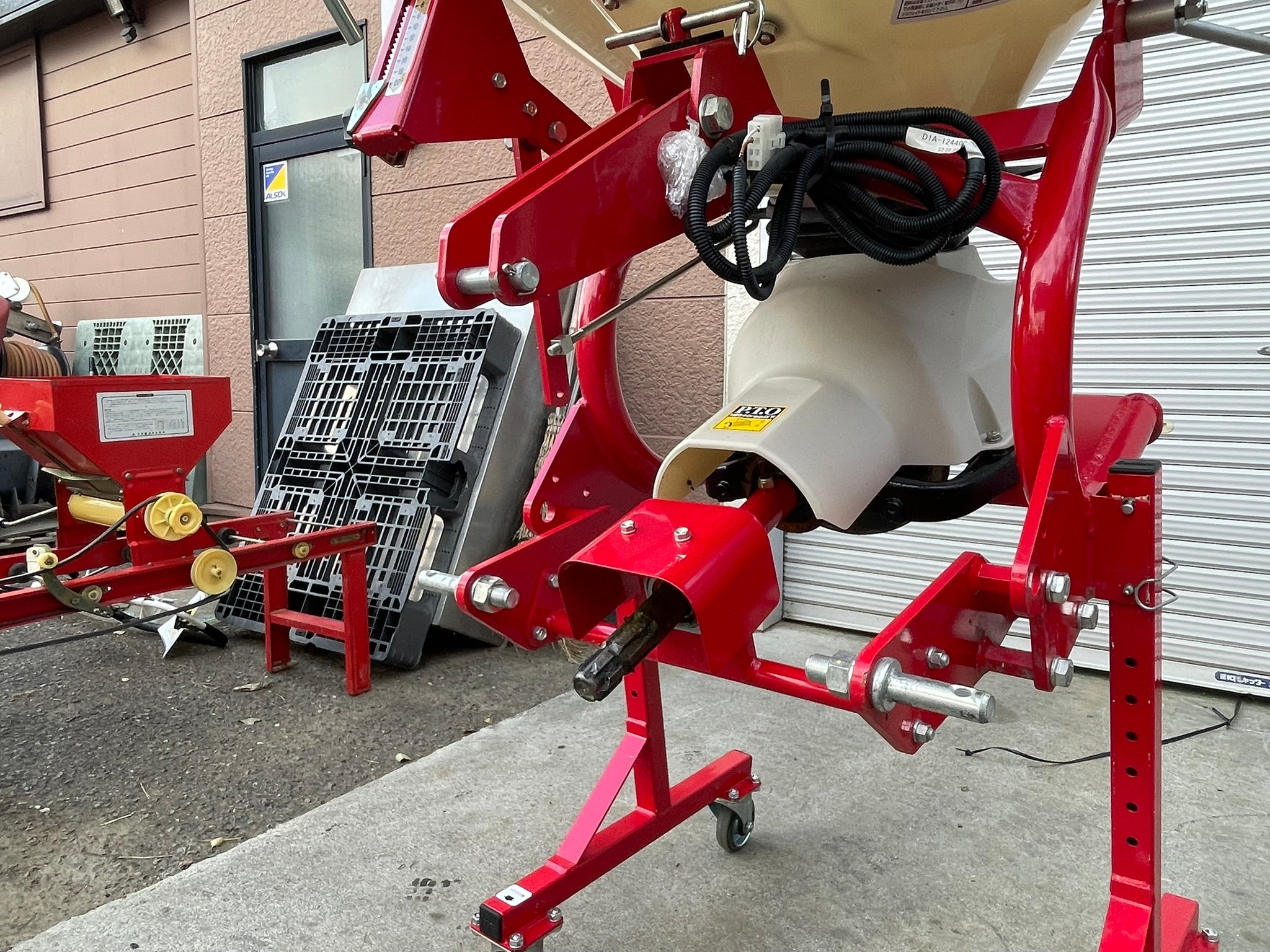 ササキ 中古 ブロードキャスター 200L A-2ヒッチ フリッカー CF204
