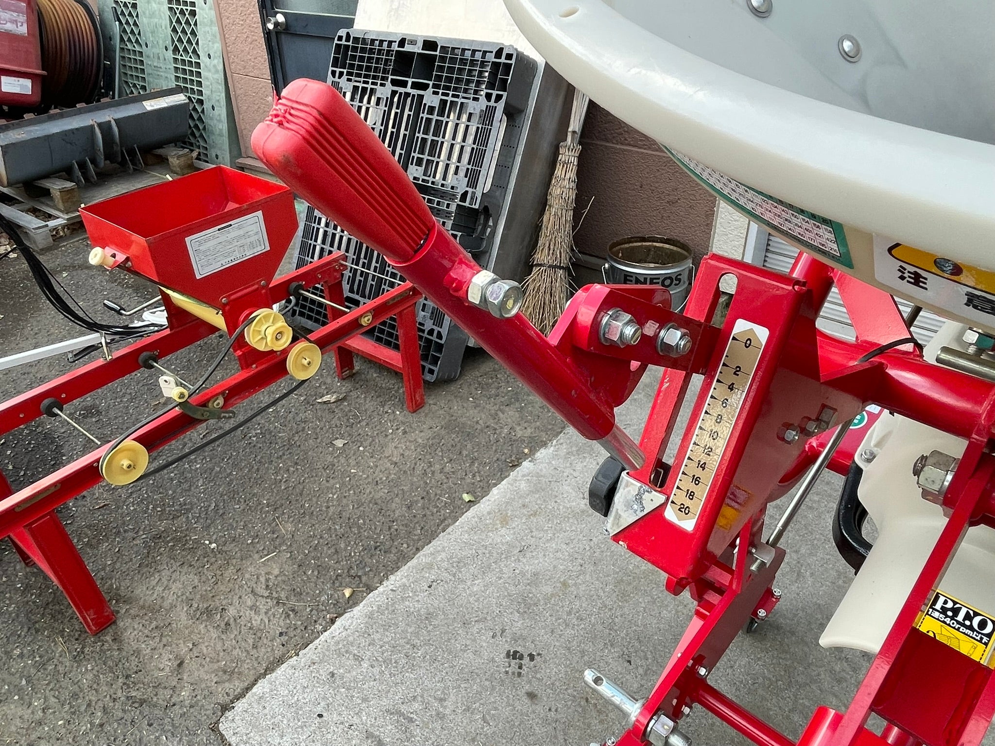 ササキ 中古 ブロードキャスター 200L A-2ヒッチ フリッカー CF204