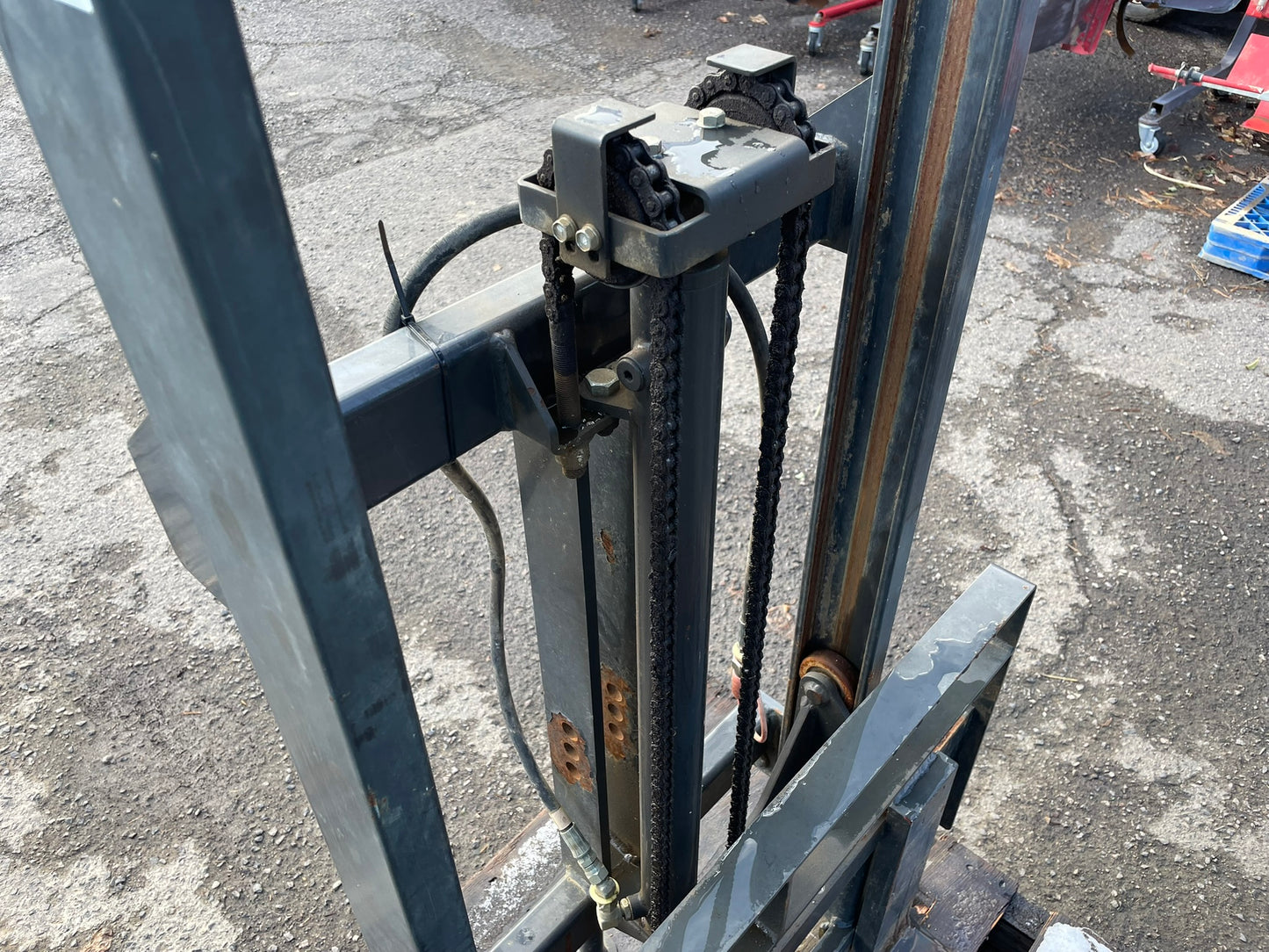 三陽機器　中古　リアリフト　RL302