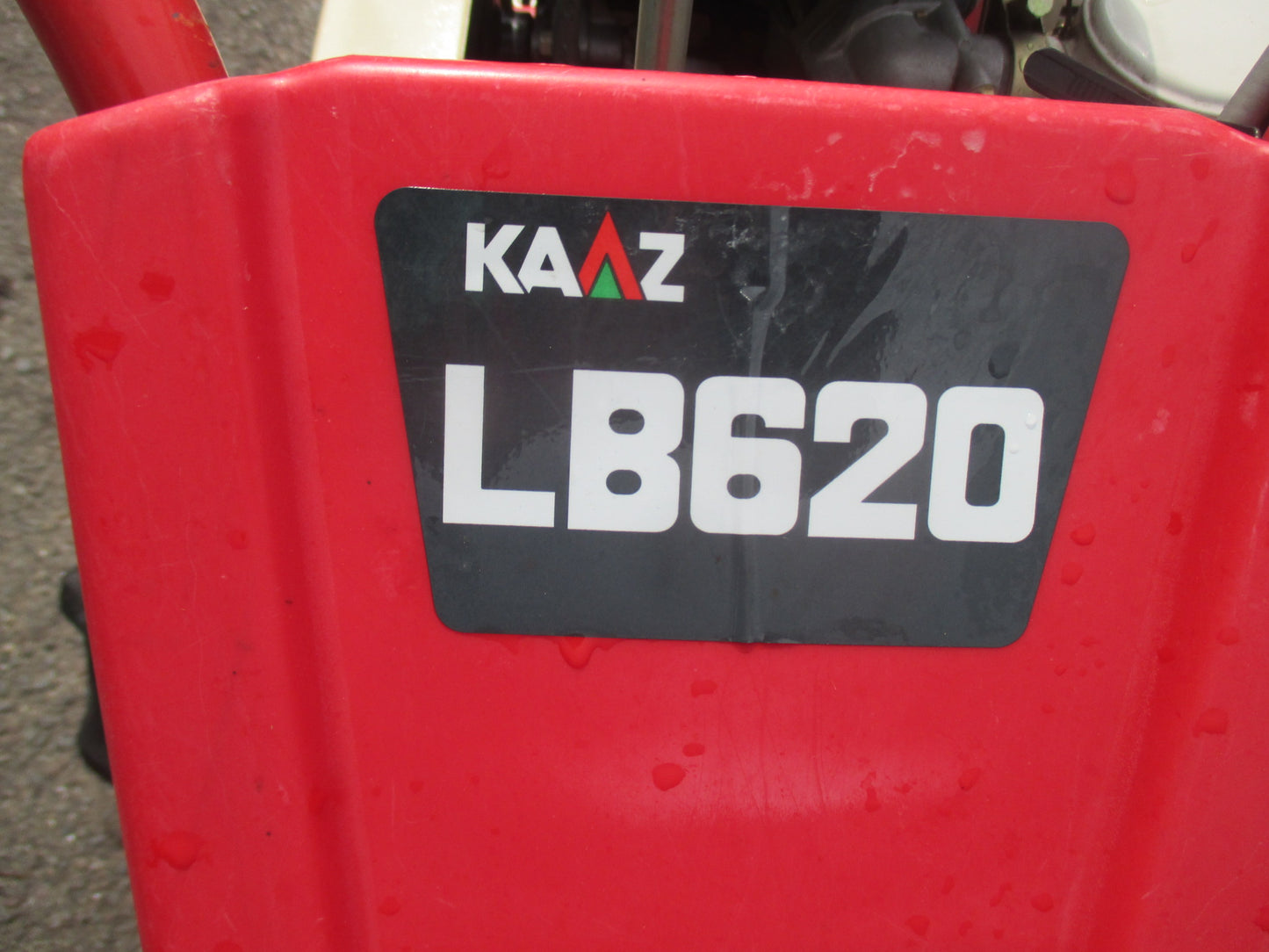 カーツ　中古　歩行用草刈機　LB620