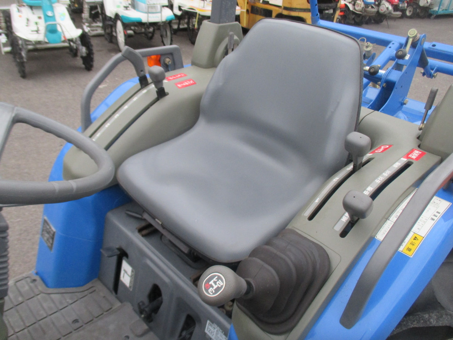 イセキ　中古　トラクター　TF243F-UKD