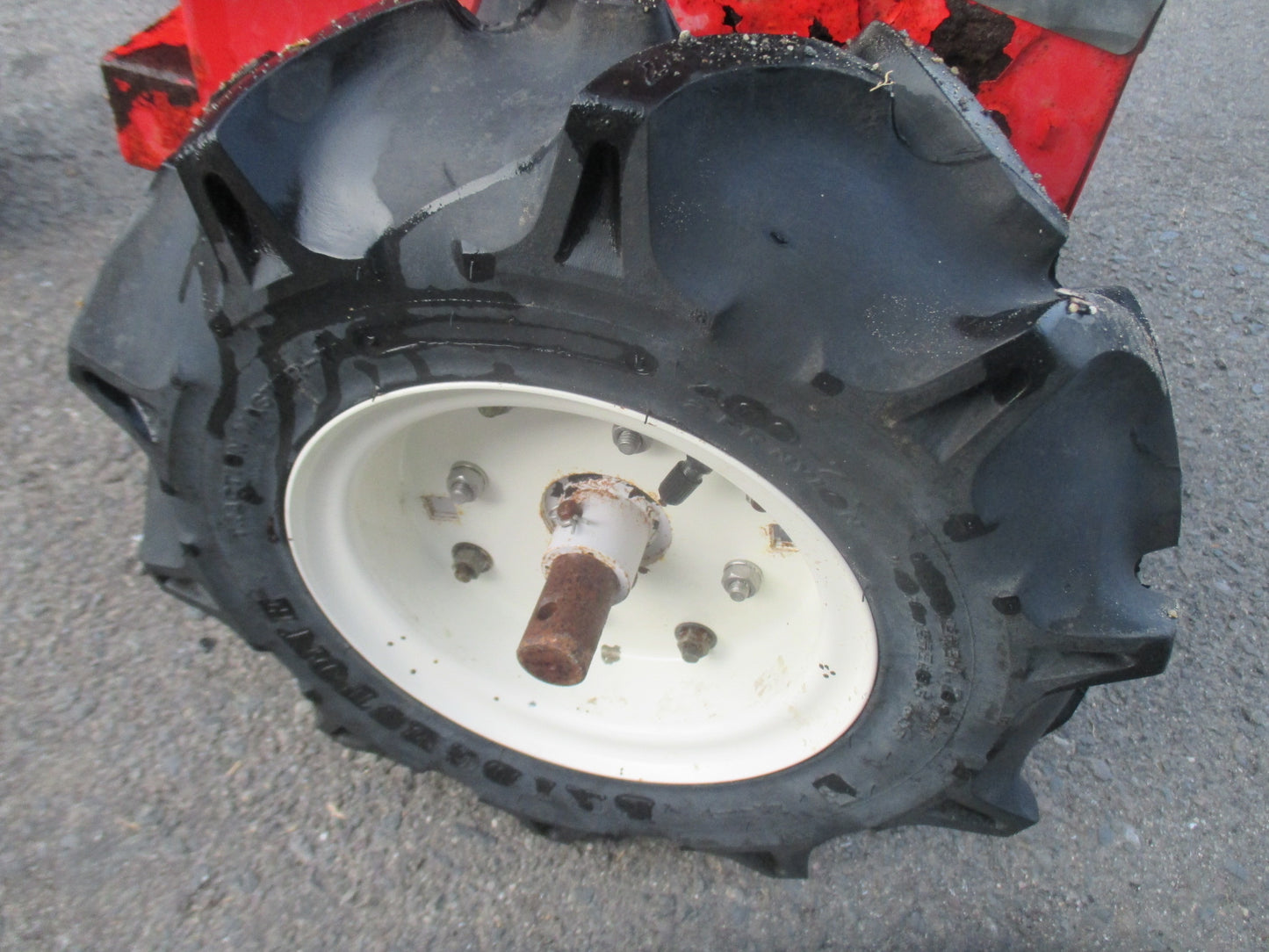 カンリウ　中古　肥料散布機　MF601