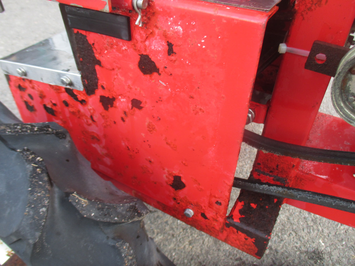 カンリウ　中古　肥料散布機　MF601