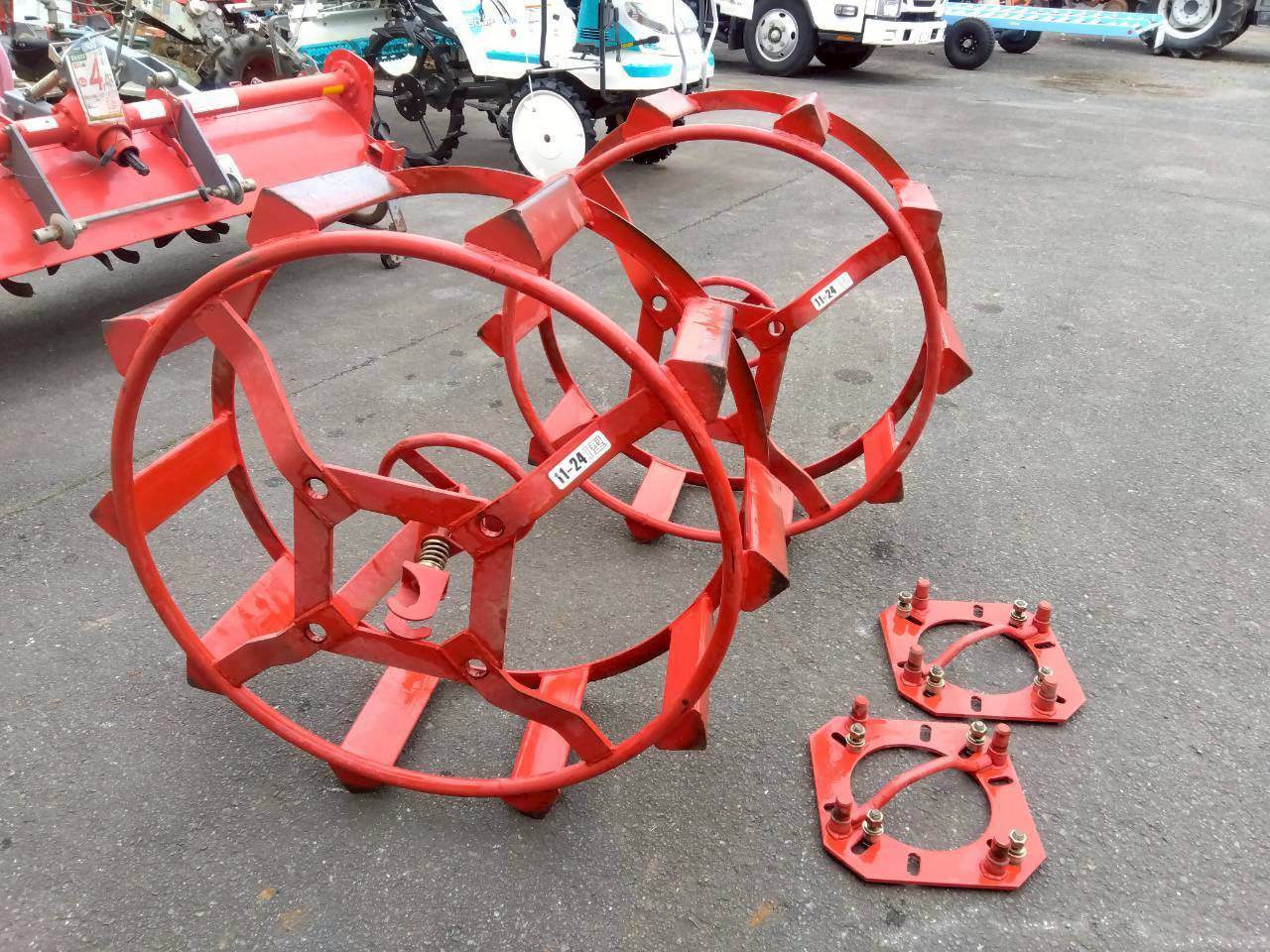 不明　中古　カゴ車輪　11-24Ⅰ型