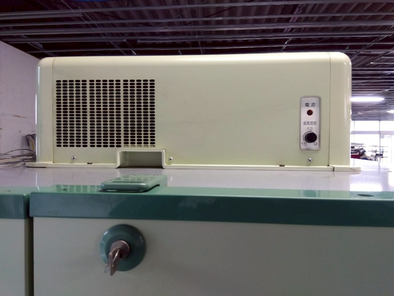 シズオカ　中古　保冷庫　GR21C　100V