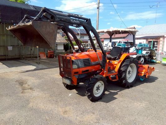 クボタ　中古　トラクター　GL260　フロントローダー付