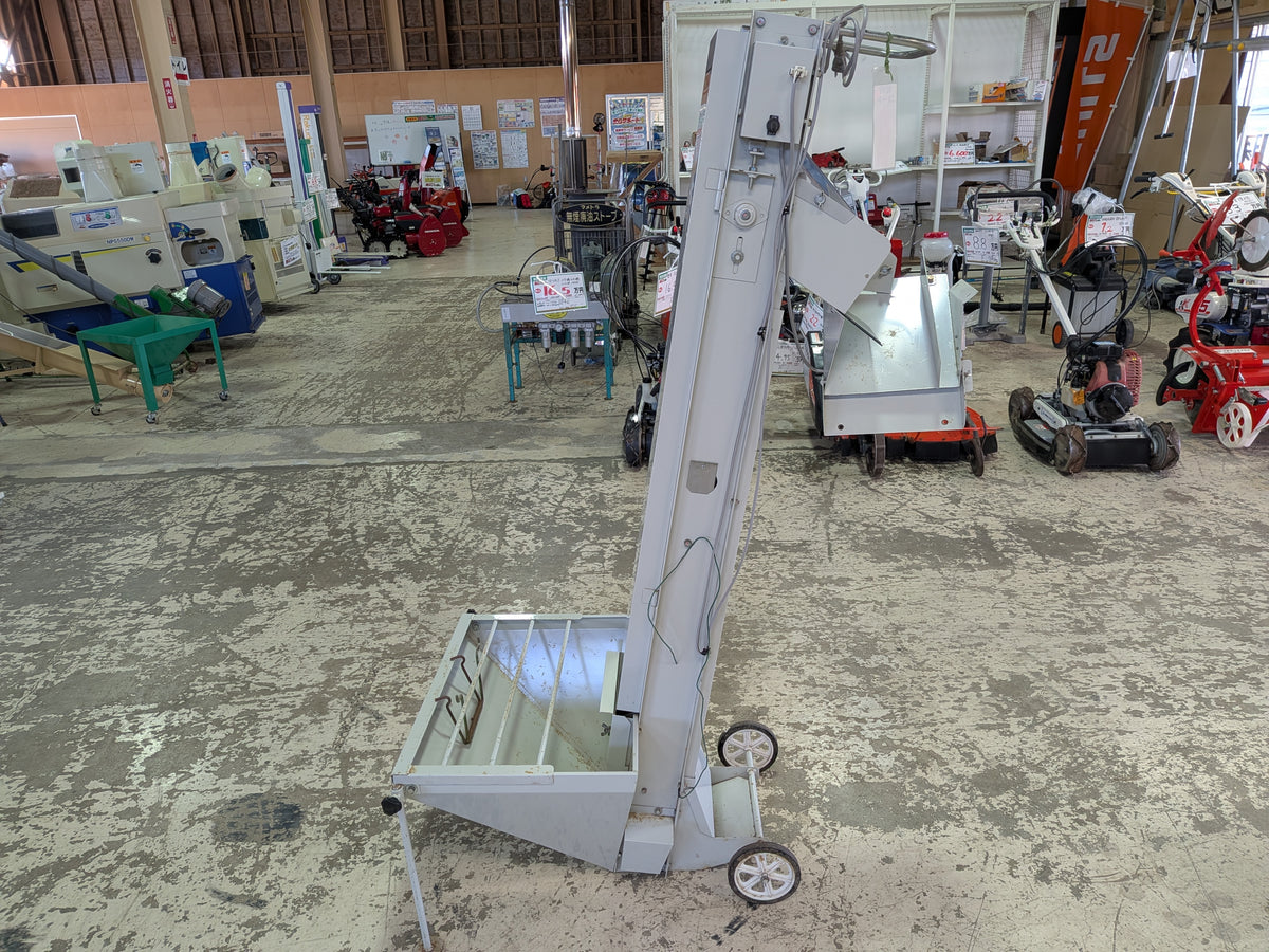 コンマ製作所 中古 床土用土供給機 BC-P82Y 【山形店 10324】