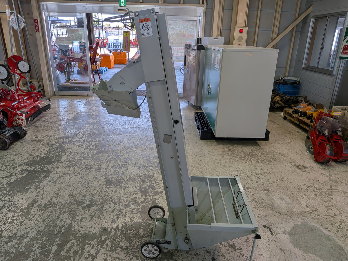 コンマ製作所 中古 床土用土供給機 BC-P82Y 【山形店 10324】