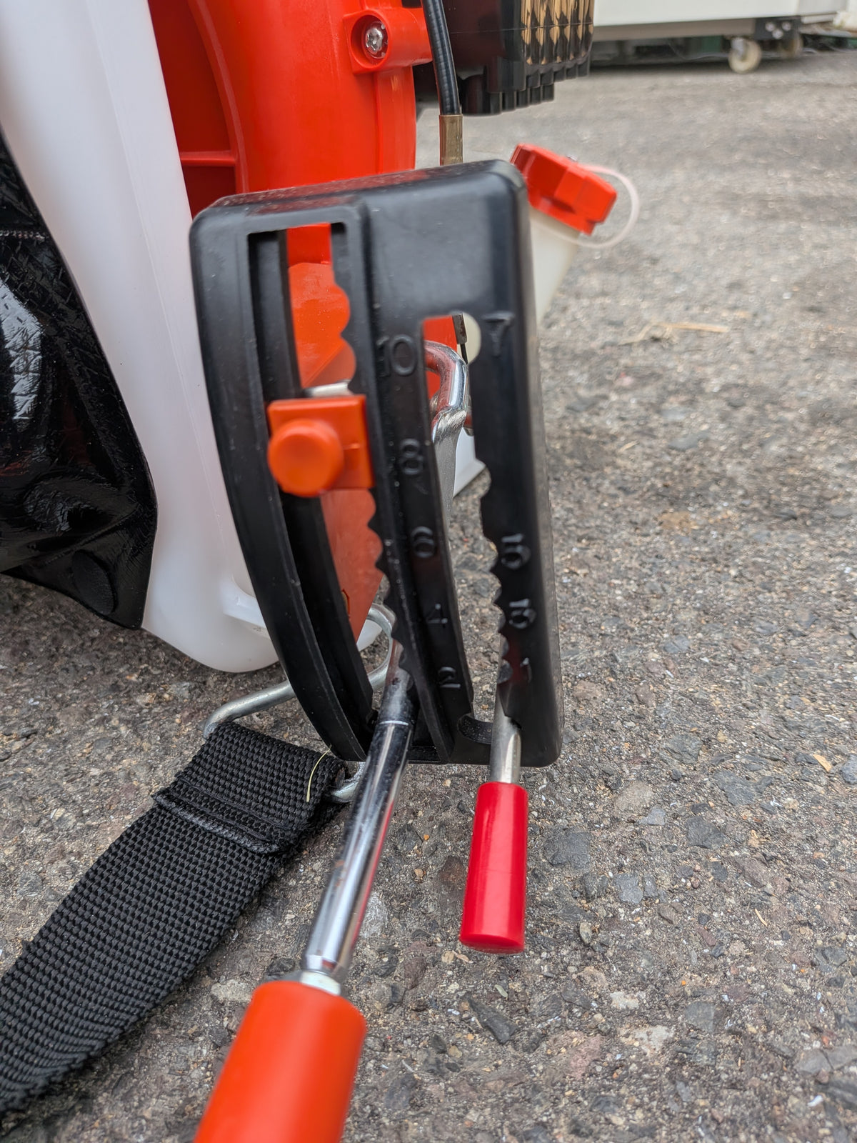 共立　中古　背負動力散布機　DME401A