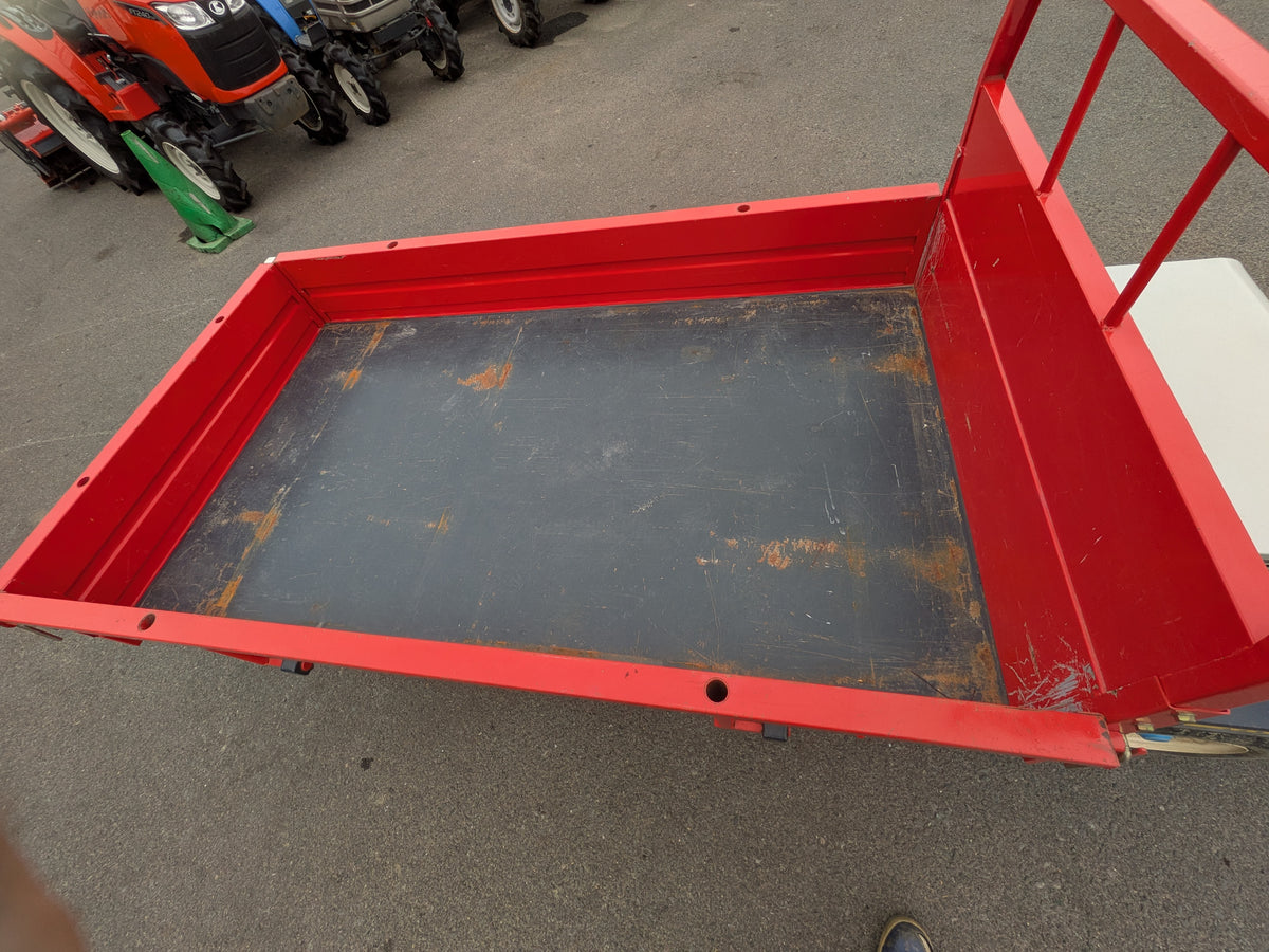 山口　中古　四輪運搬車　M4-61
