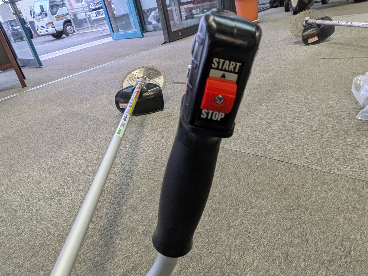 エコー　中古　刈払機　DST261　【岩手店894】