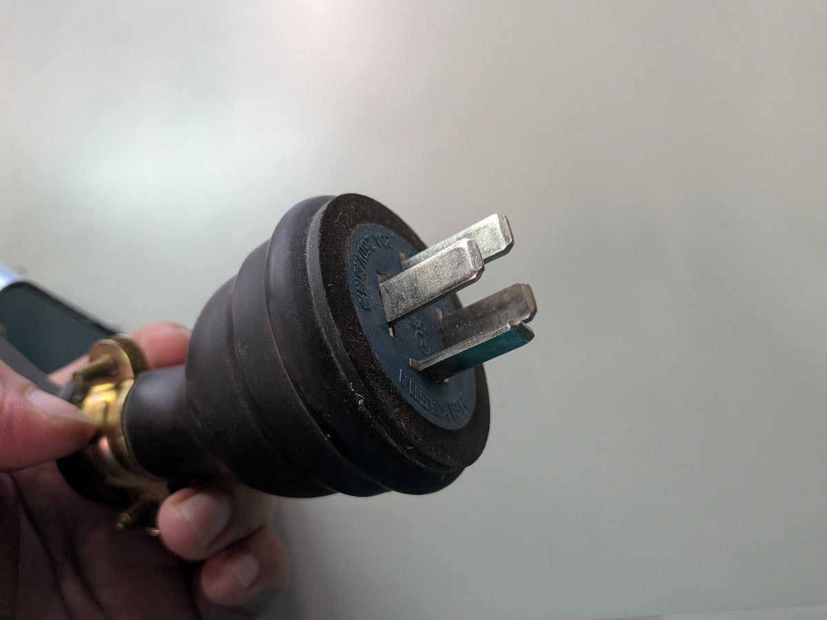 メーカー不明　中古　変圧器　SMS30-15　「岩手店883」