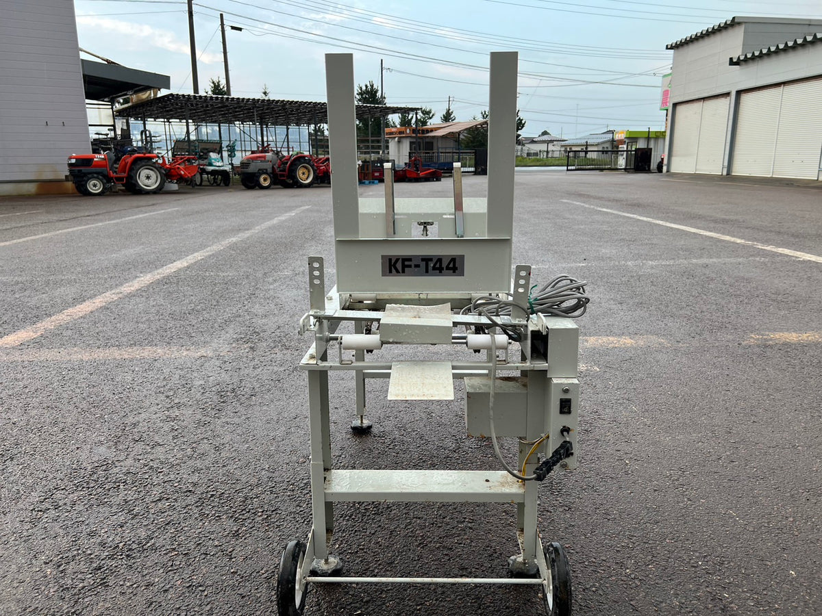 コンマ　中古　苗箱自動供給機　【積み重ね最大15箱】　＊KF-T44　山形店