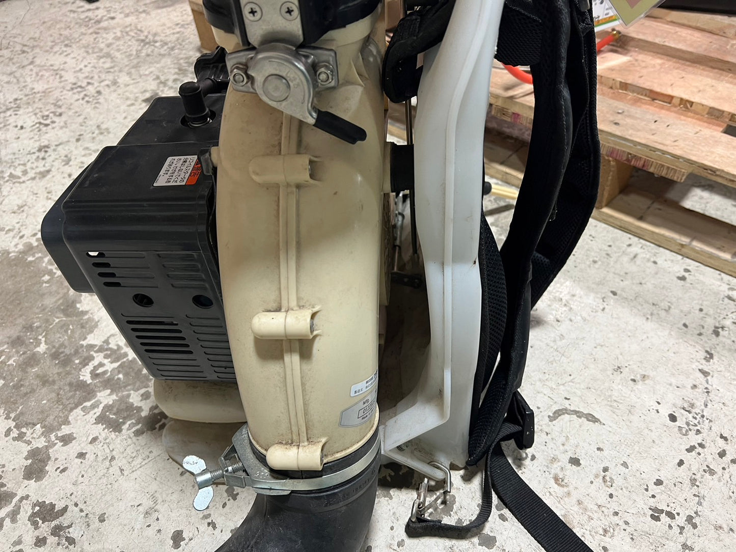 クボタ　中古　動力散布機【背負い】＊DKJ6000G-15