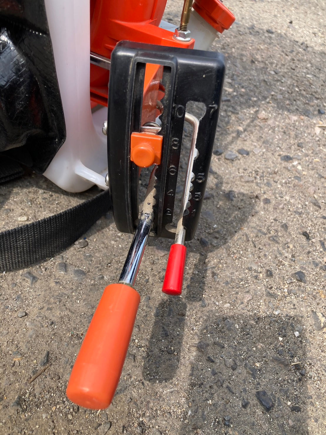 共立  中古  背負動力散布機  DME401A