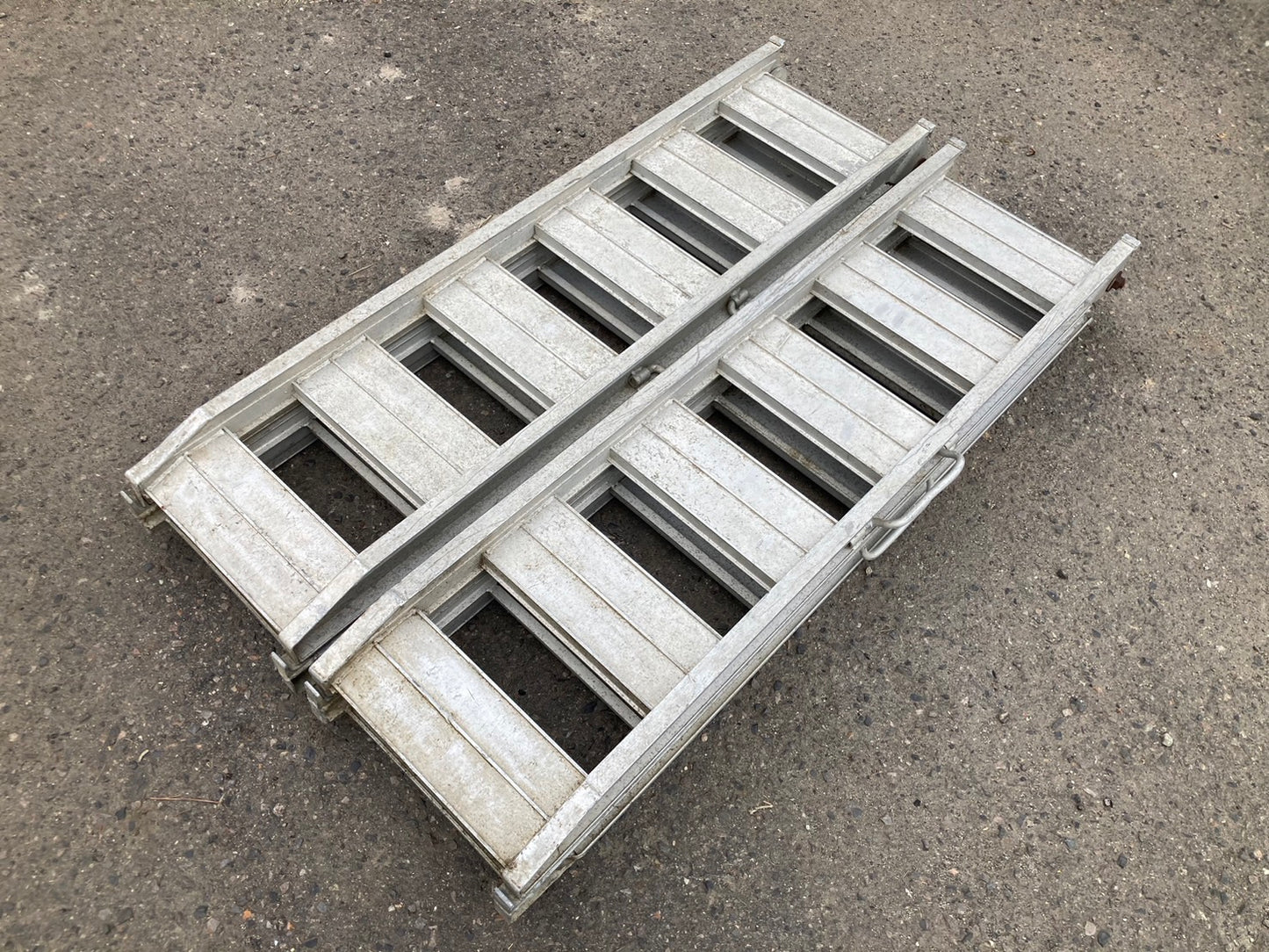 メーカー不明  中古  アルミブリッジ  型式不明