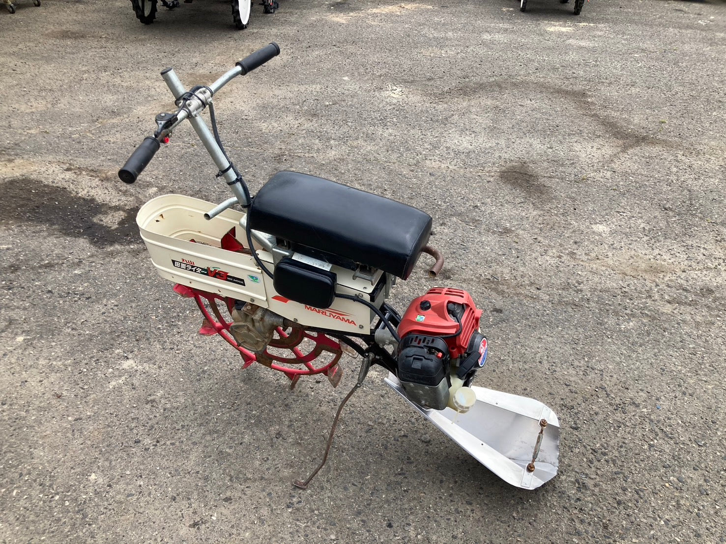 商談中　丸山 溝切機 田面ライダーV3  MKF-A455VE 丸山 乗用溝切り機田面ライダーV3 MKF-A455VE