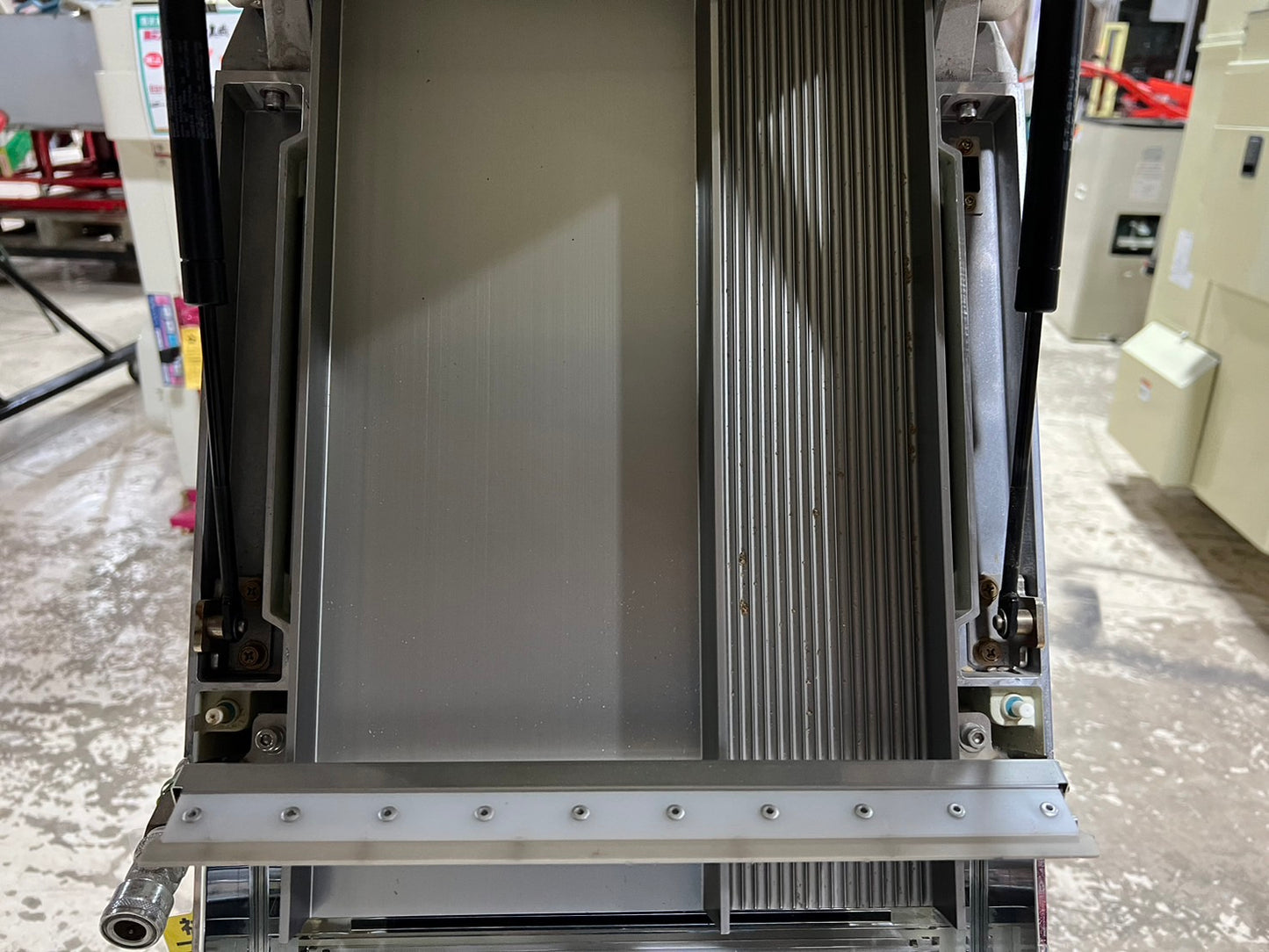 山本（サタケ）　中古　光選別機（カラレックス）【2ｔ/ｈ】＊YFG-2000　『山形店　8445』