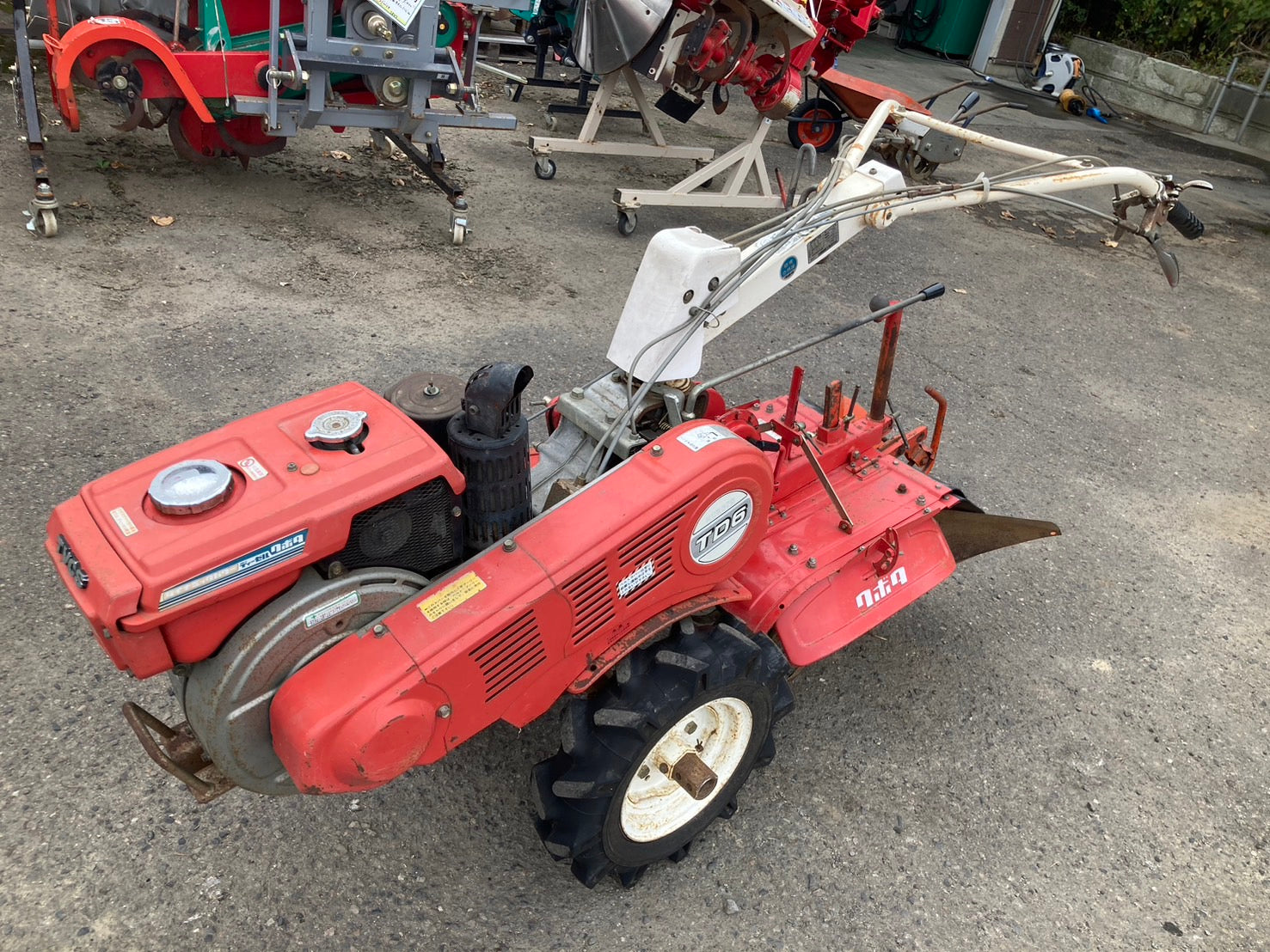 クボタ 中古 耕耘機 ディーゼル 培土器付き TD6 – 農キング
