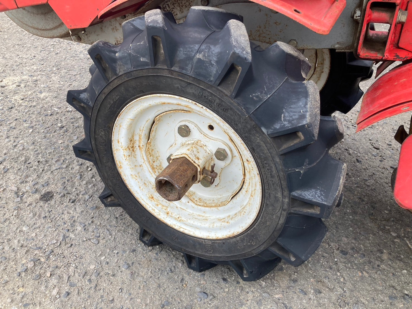 クボタ  中古  耕耘機   ディーゼル  培土器付き  TD６