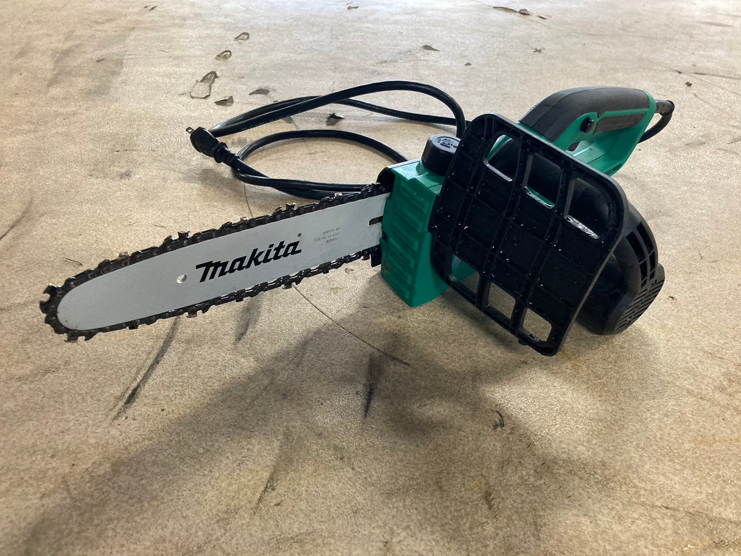 マキタ  中古  電気チェンソー  Ｍ502