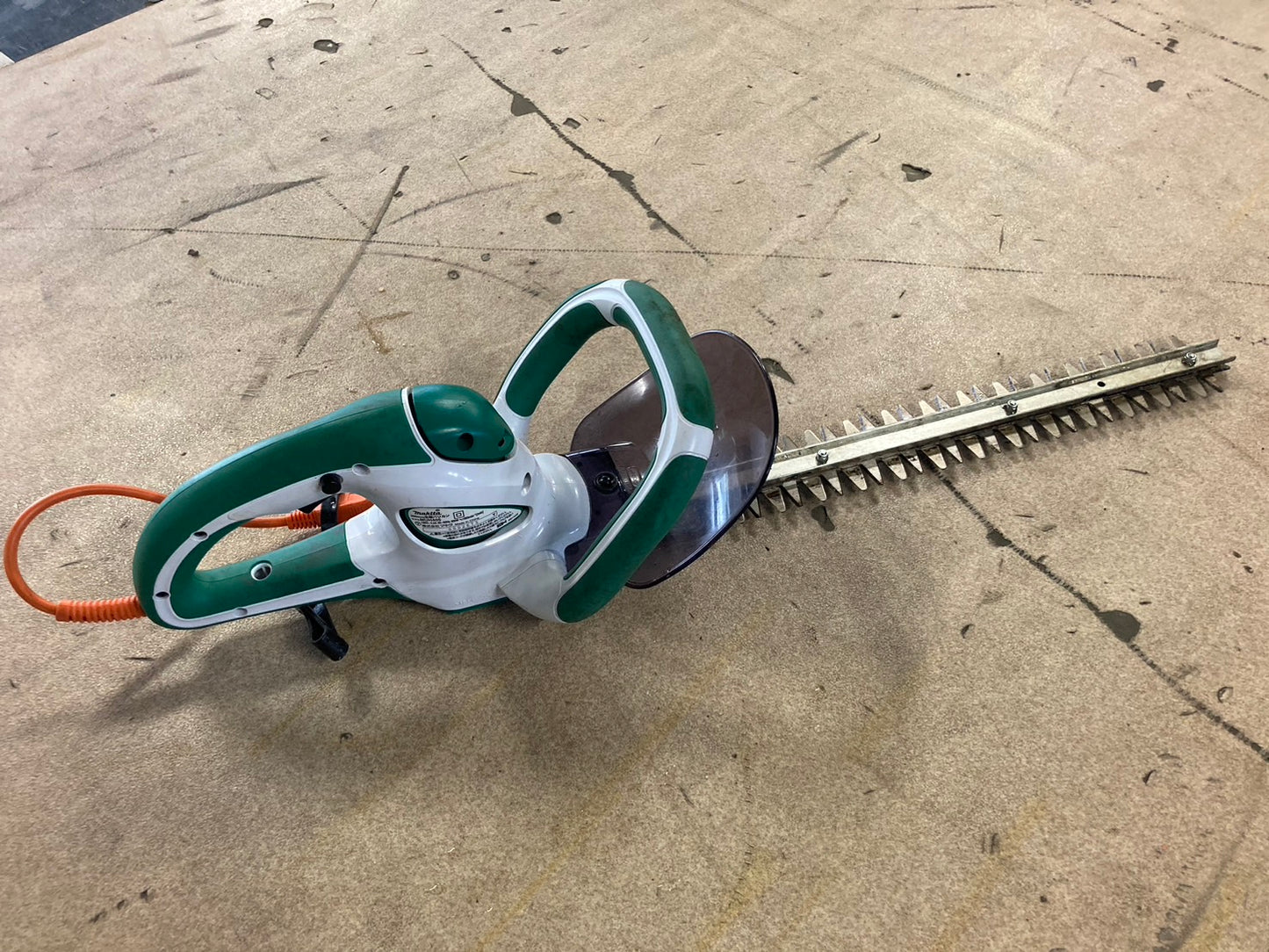マキタ  中古  電動バリカン  MUH405