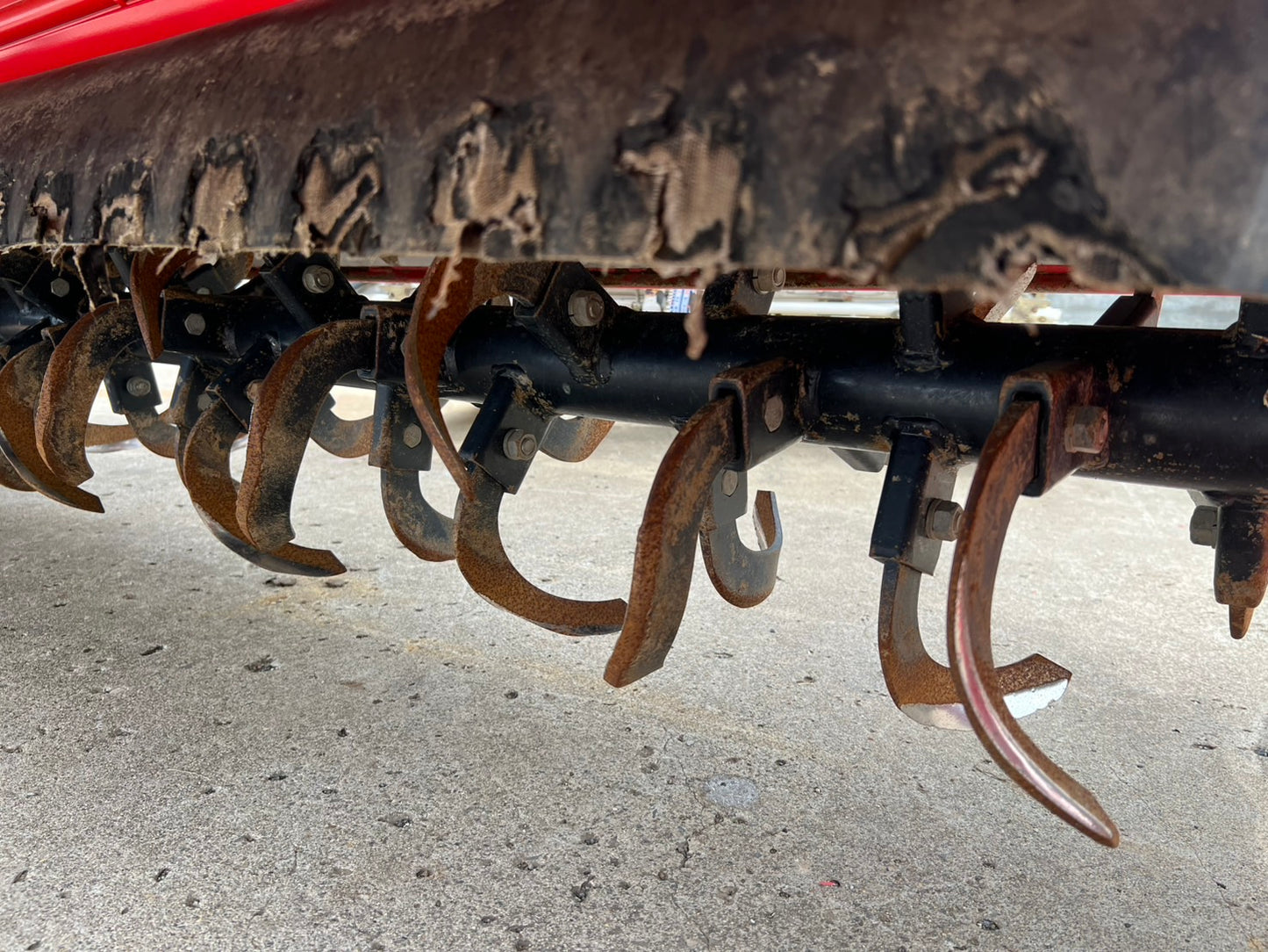 ニプロ　中古　ロータリ＋搭載型シーダー【ロータリ＋播種機＋施肥機】＊TBA2400C＋UF-S22H8R24(A)『茨城店5576』