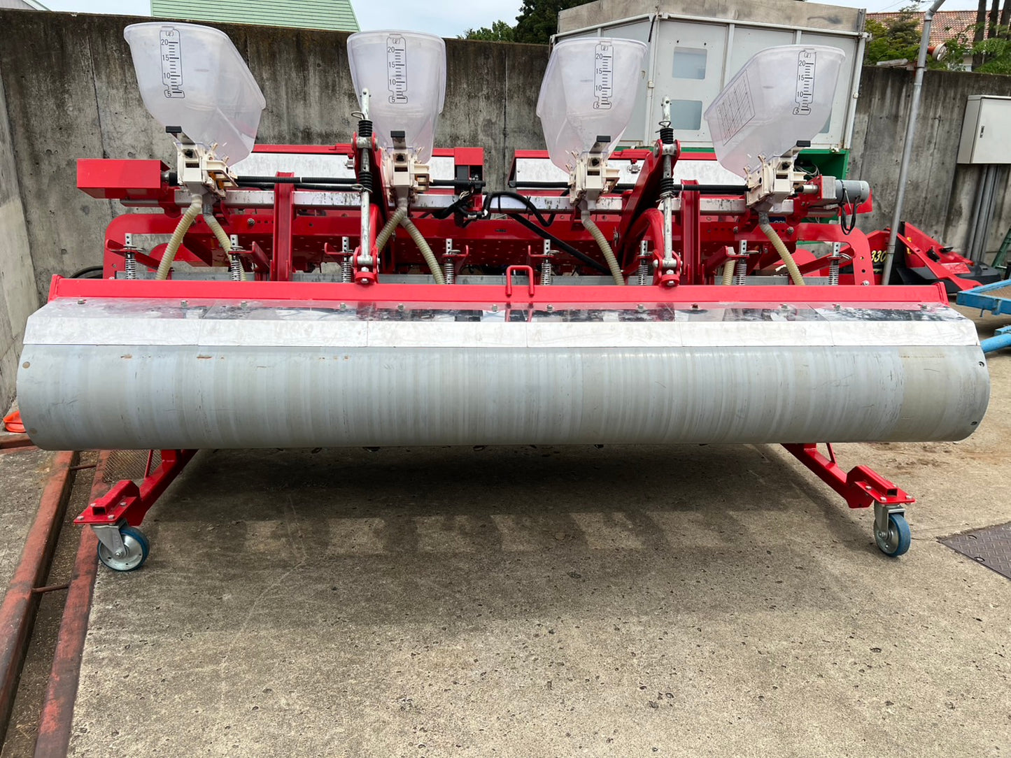 ニプロ　中古　ロータリ＋搭載型シーダー【ロータリ＋播種機＋施肥機】＊TBA2400C＋UF-S22H8R24(A)『茨城店5576』